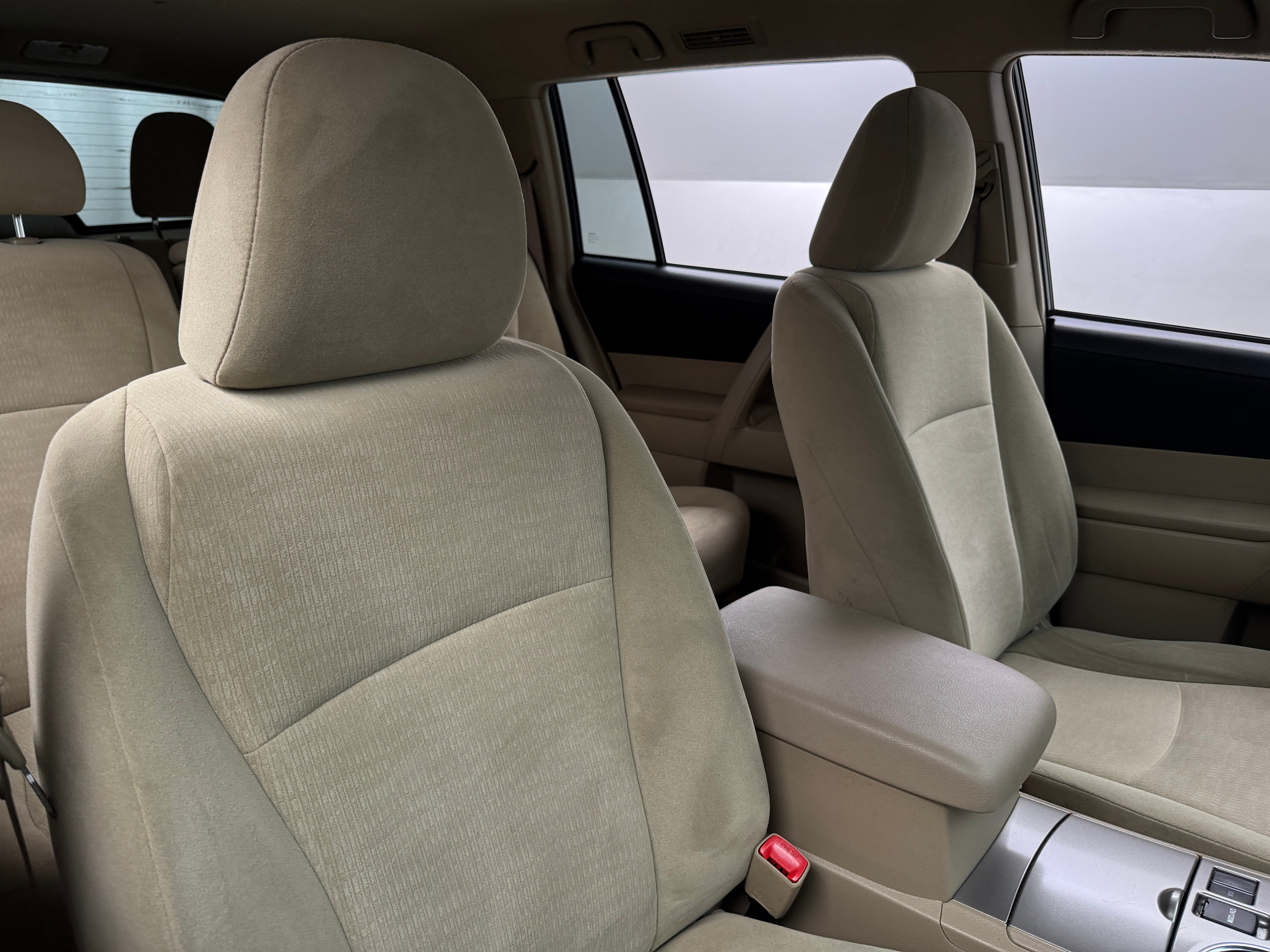 2012 Toyota Highlander Base 2