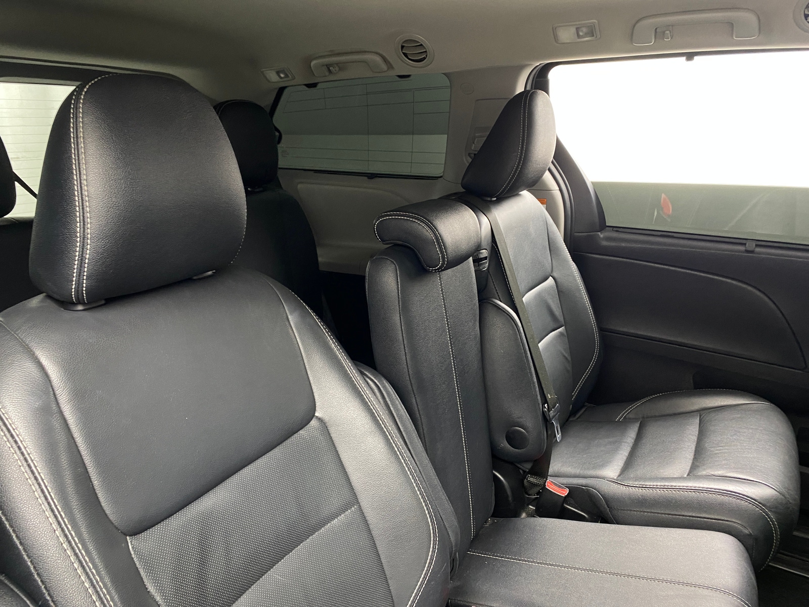 Thumbnail: 2015 Toyota Sienna - 5