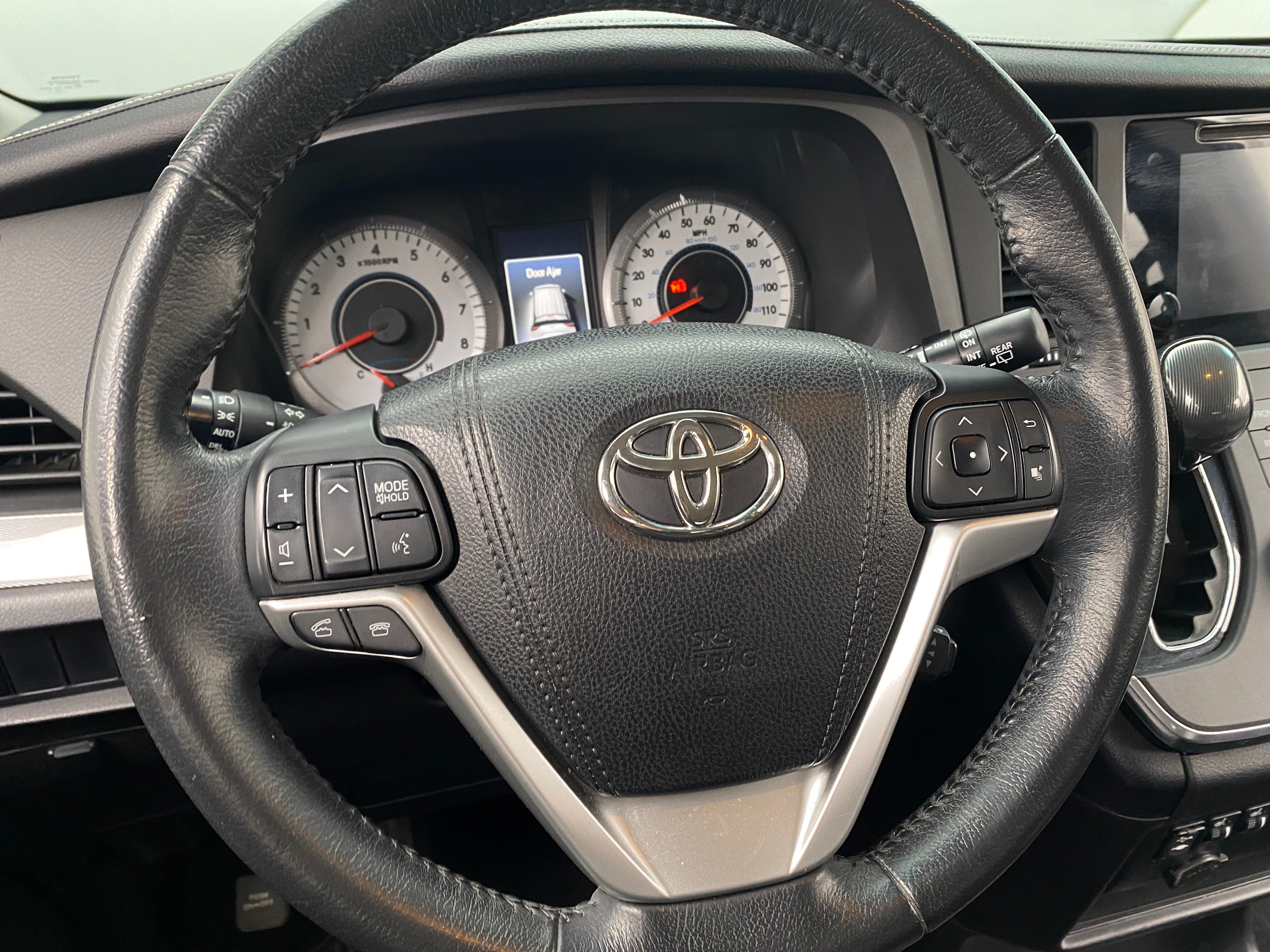 2015 Toyota Sienna SE 4