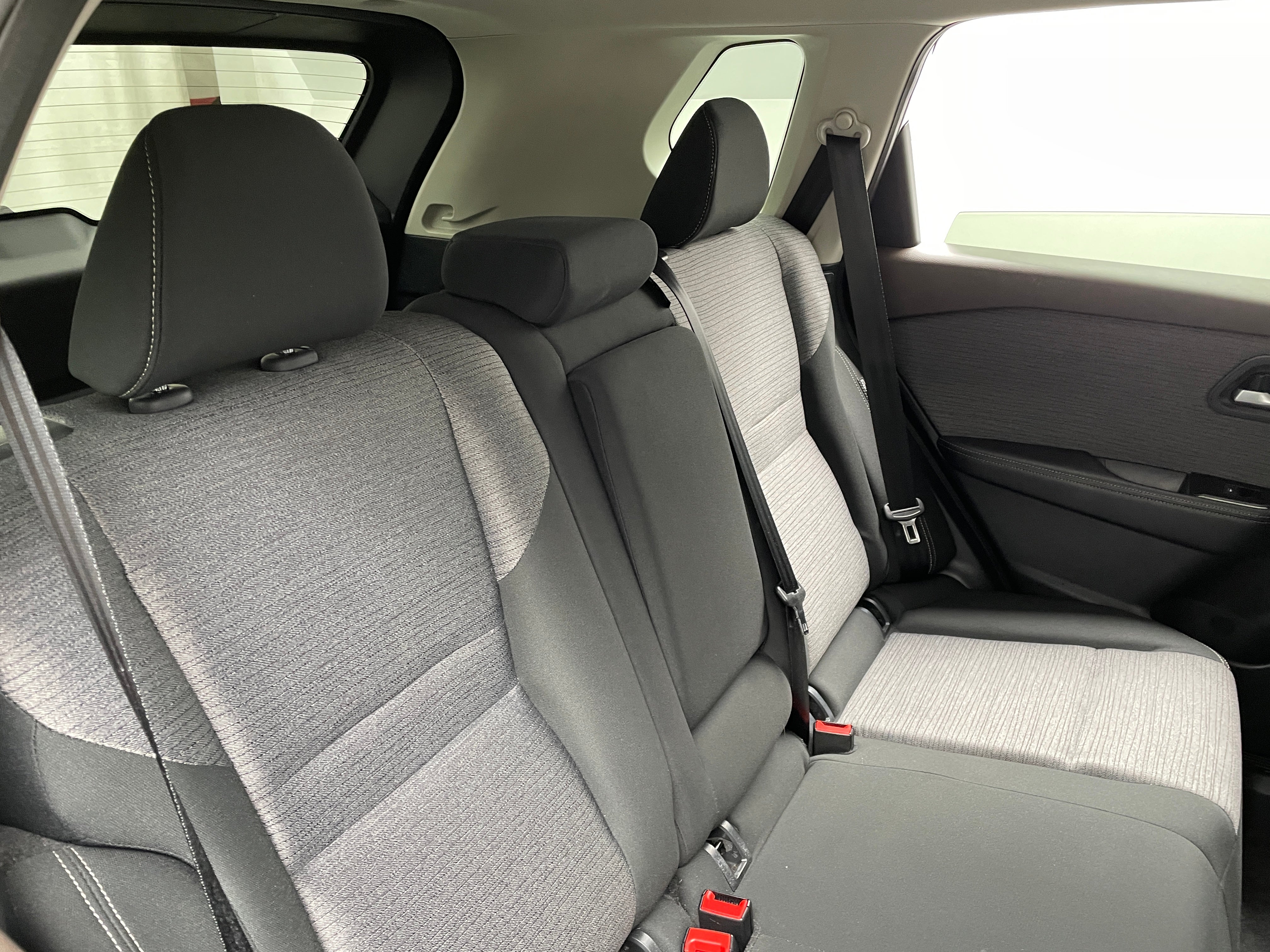 2023 Nissan Rogue SV 6