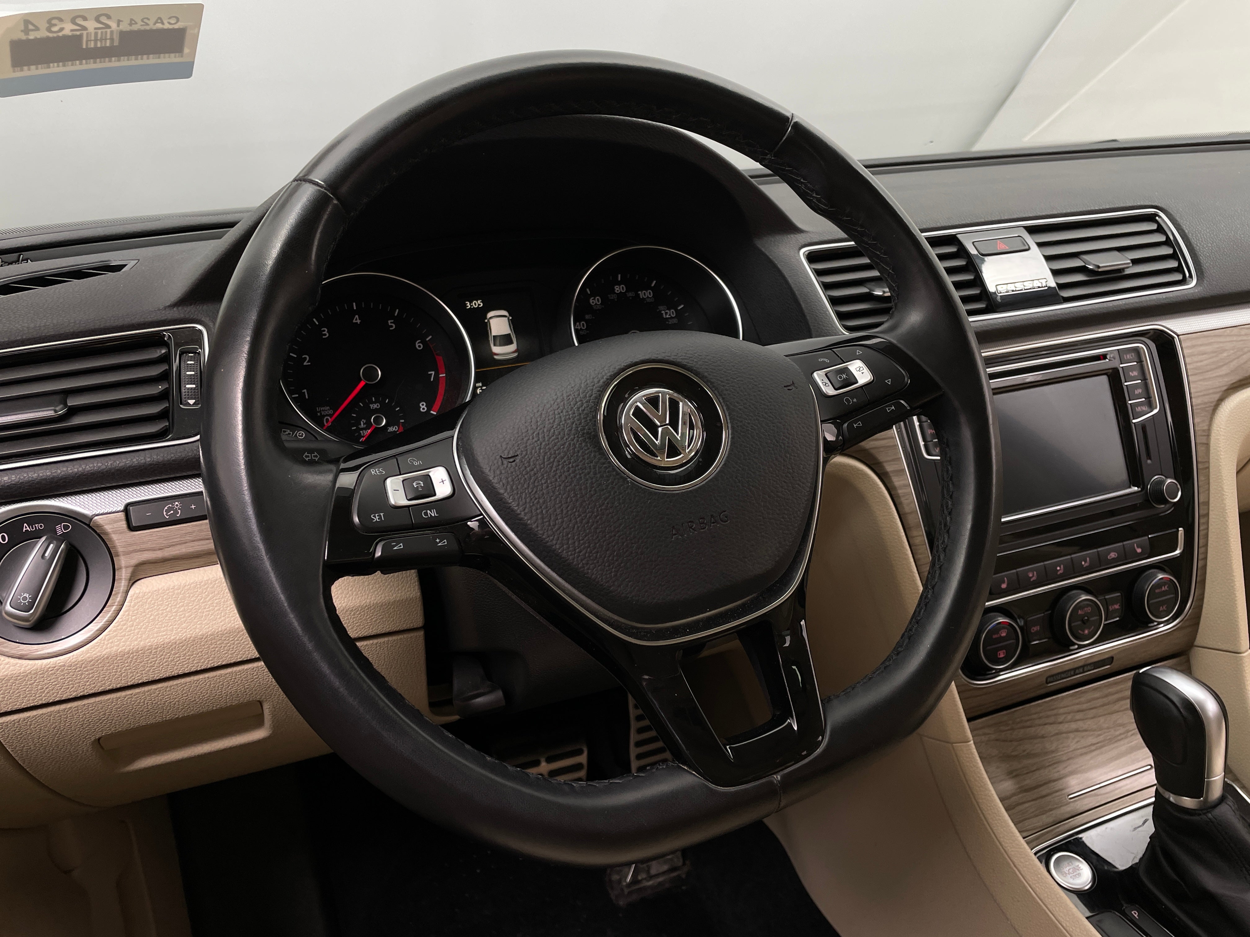 2018 Volkswagen Passat 2.0T 4