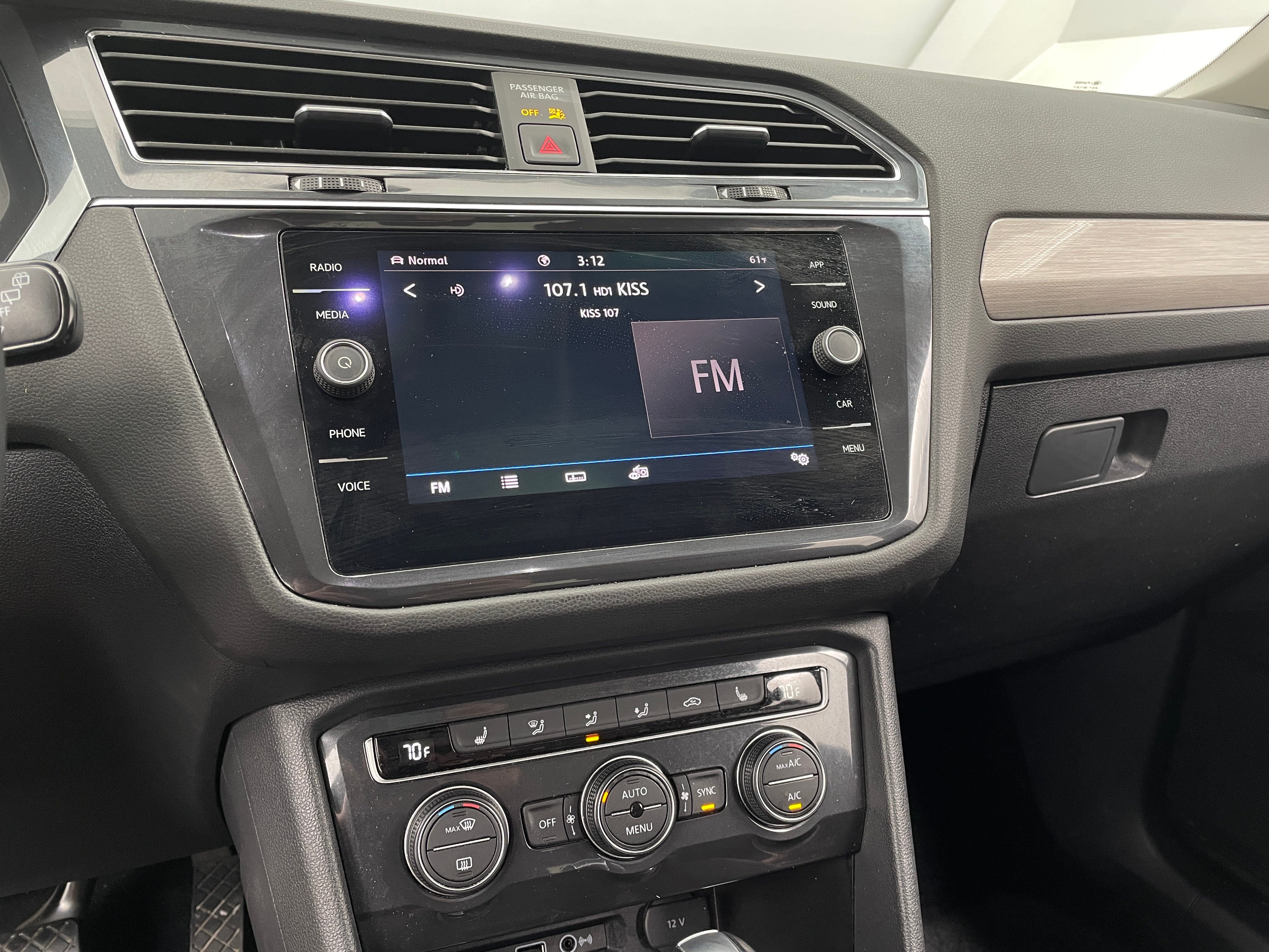 2020 Volkswagen Tiguan SE 3