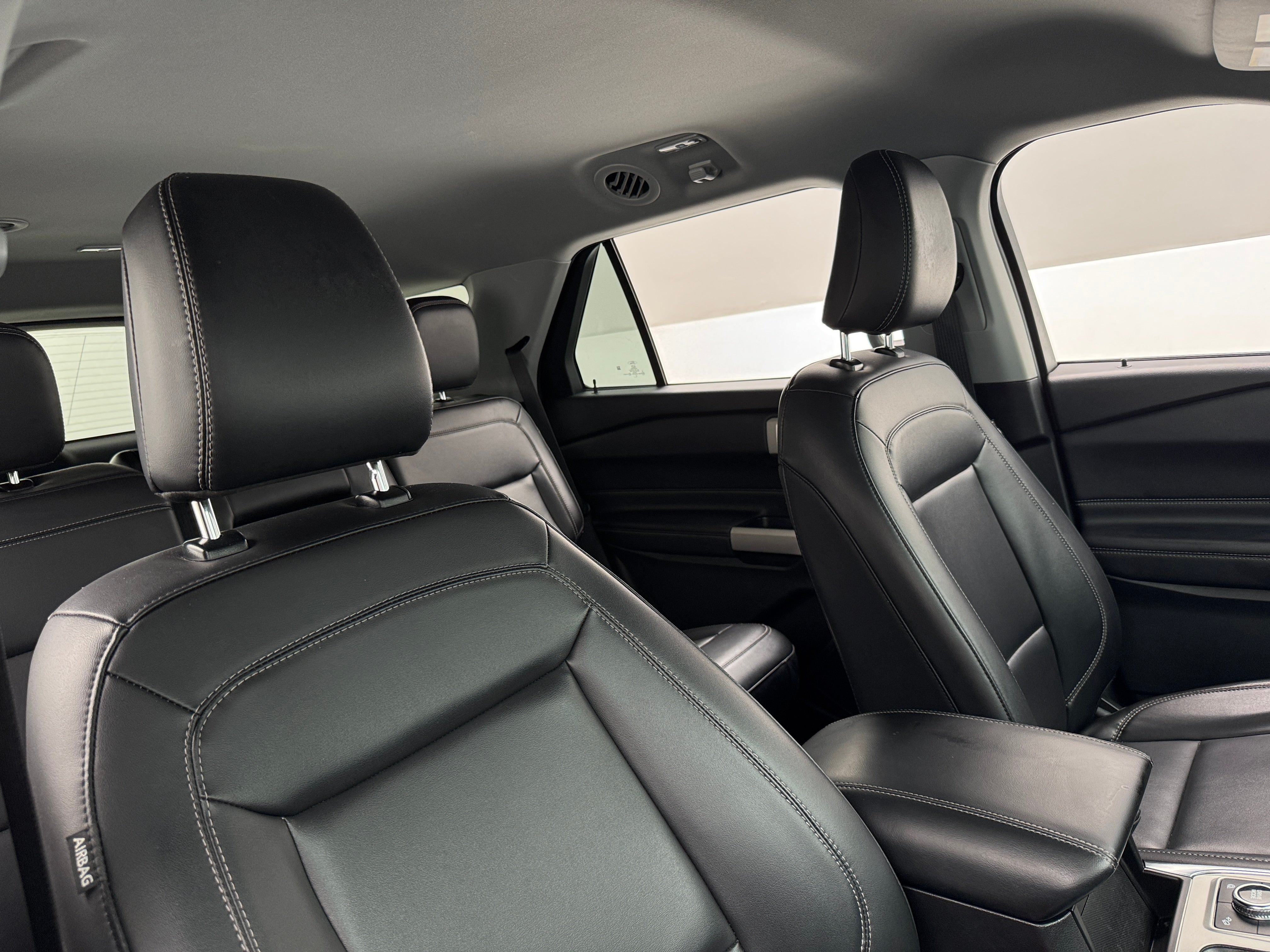 2024 Ford Explorer XLT 2