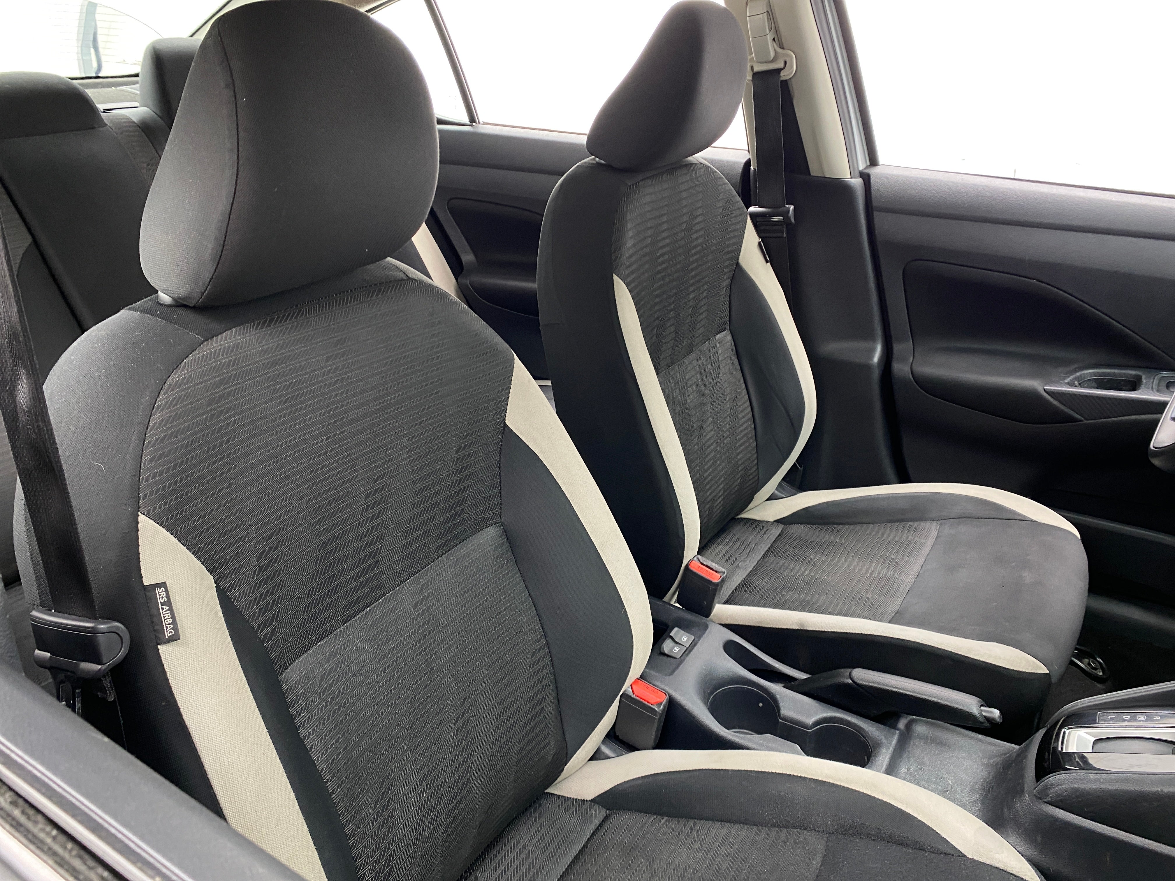 2022 Nissan Versa SV 2