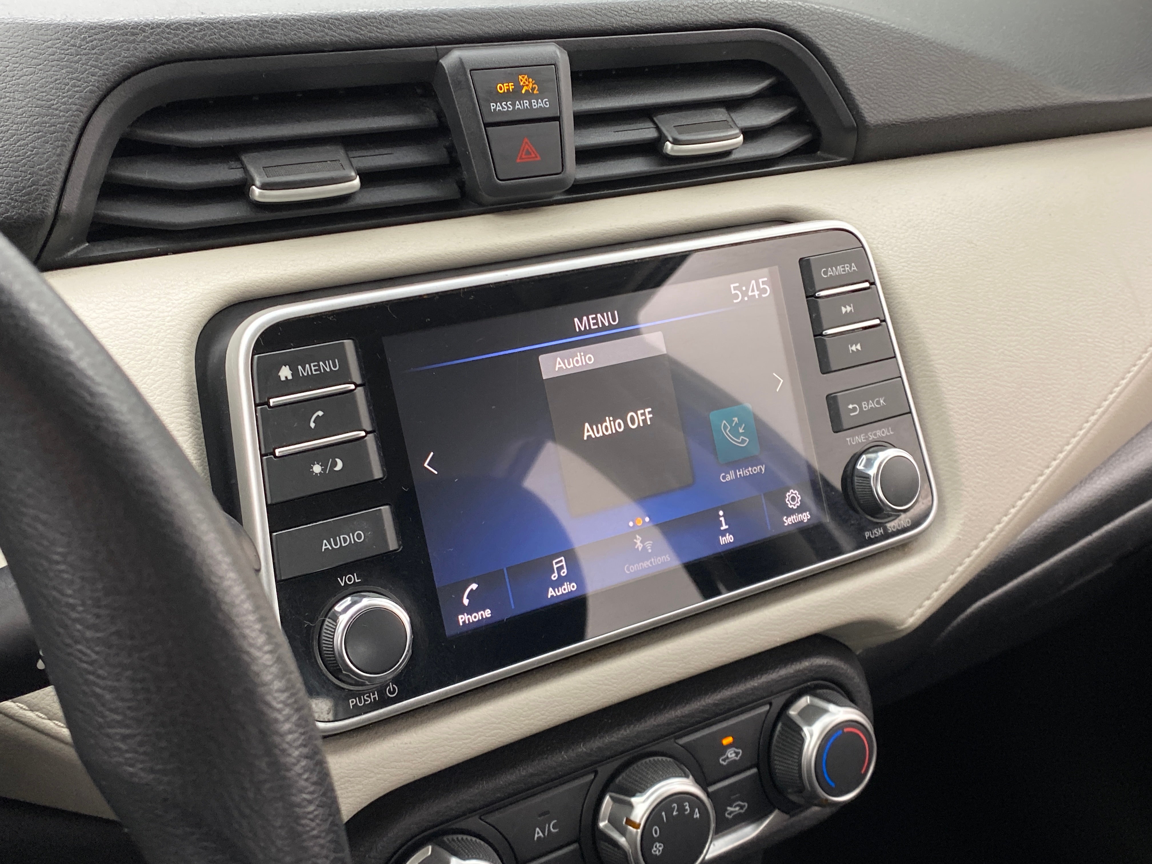 2022 Nissan Versa SV 4