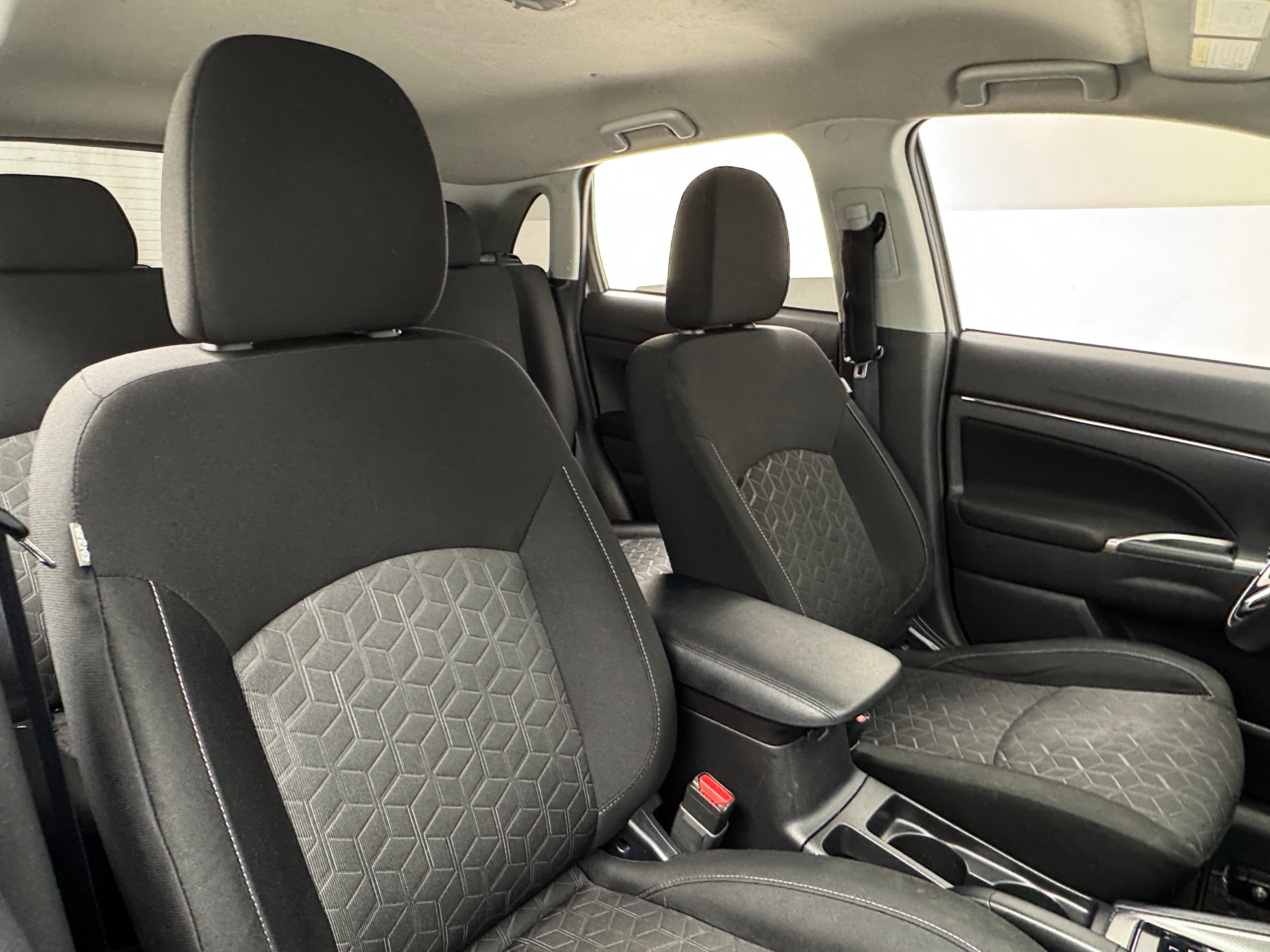 2020 Mitsubishi Outlander Sport SE 2