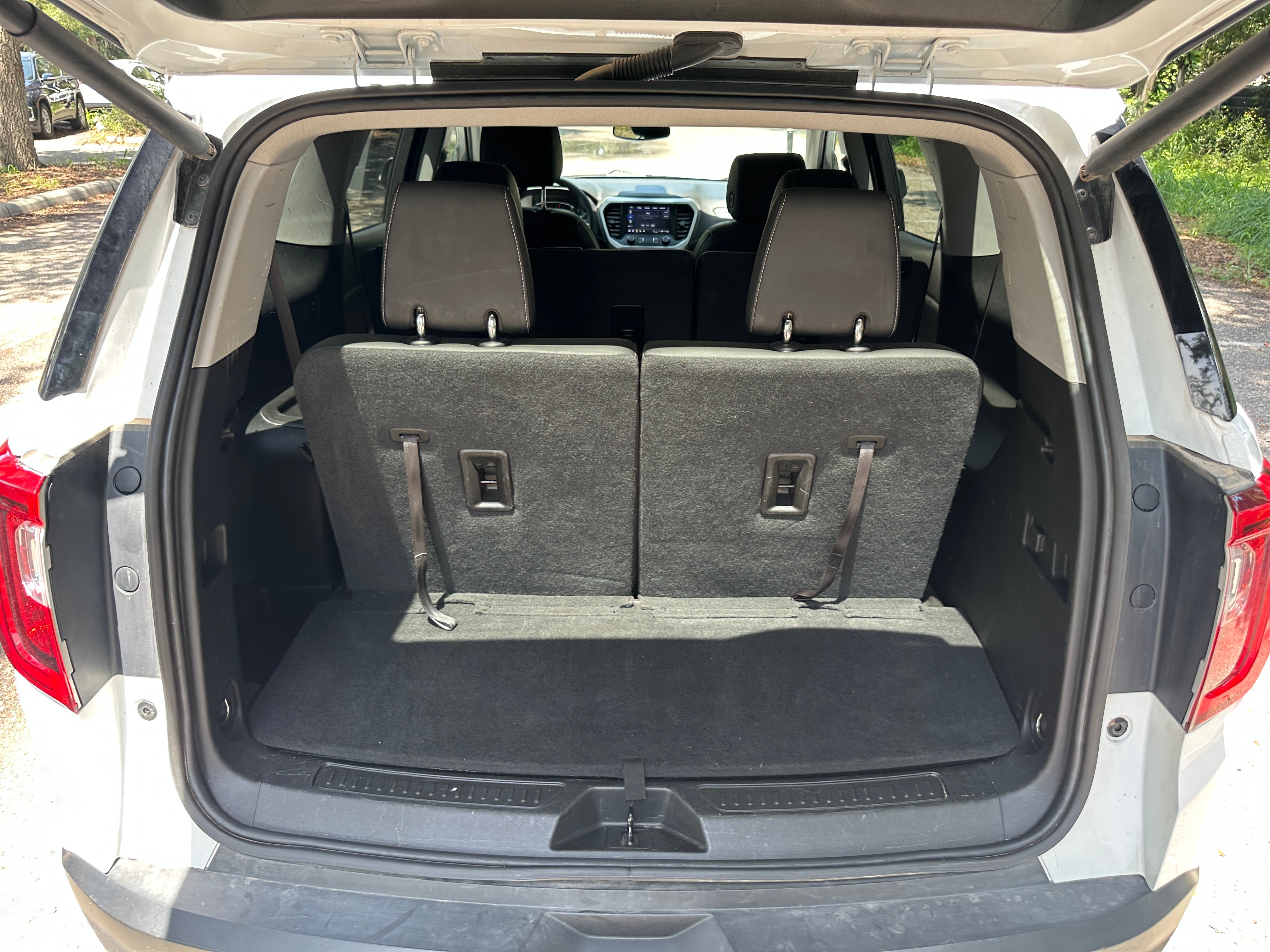 2023 GMC Acadia SLT 6