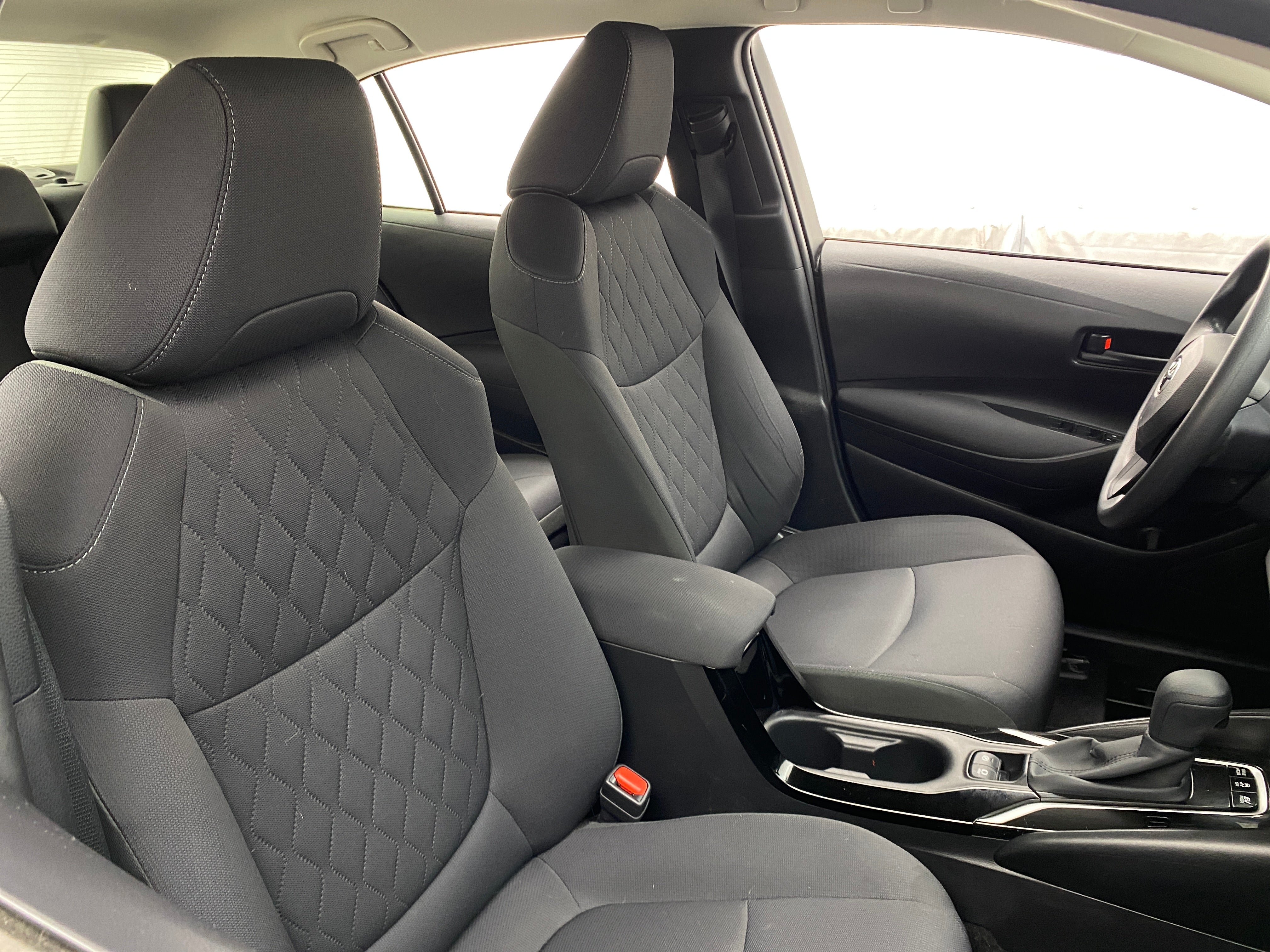 2022 Toyota Corolla LE 2