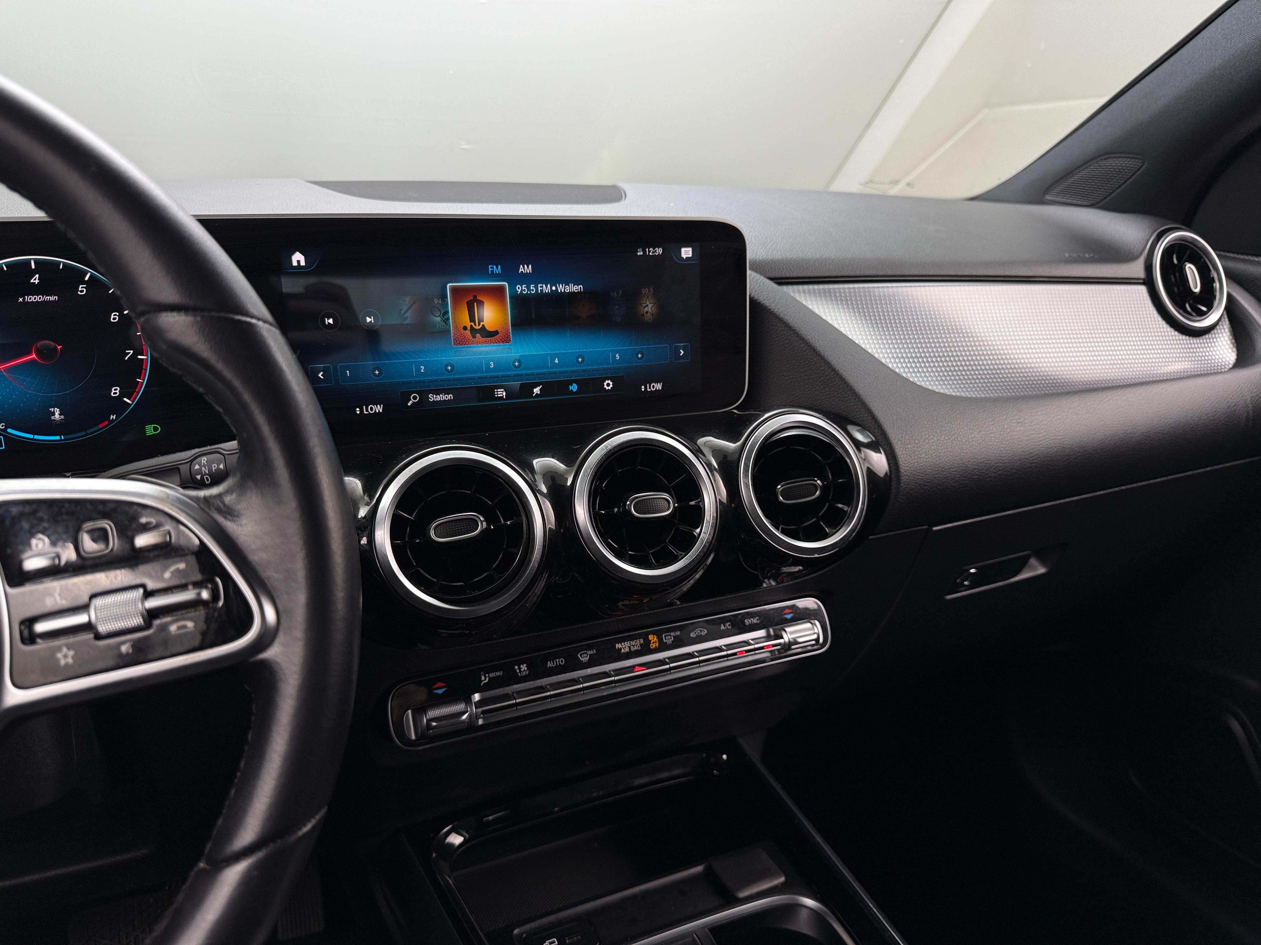 2021 Mercedes-Benz GLA 250 4MATIC 3