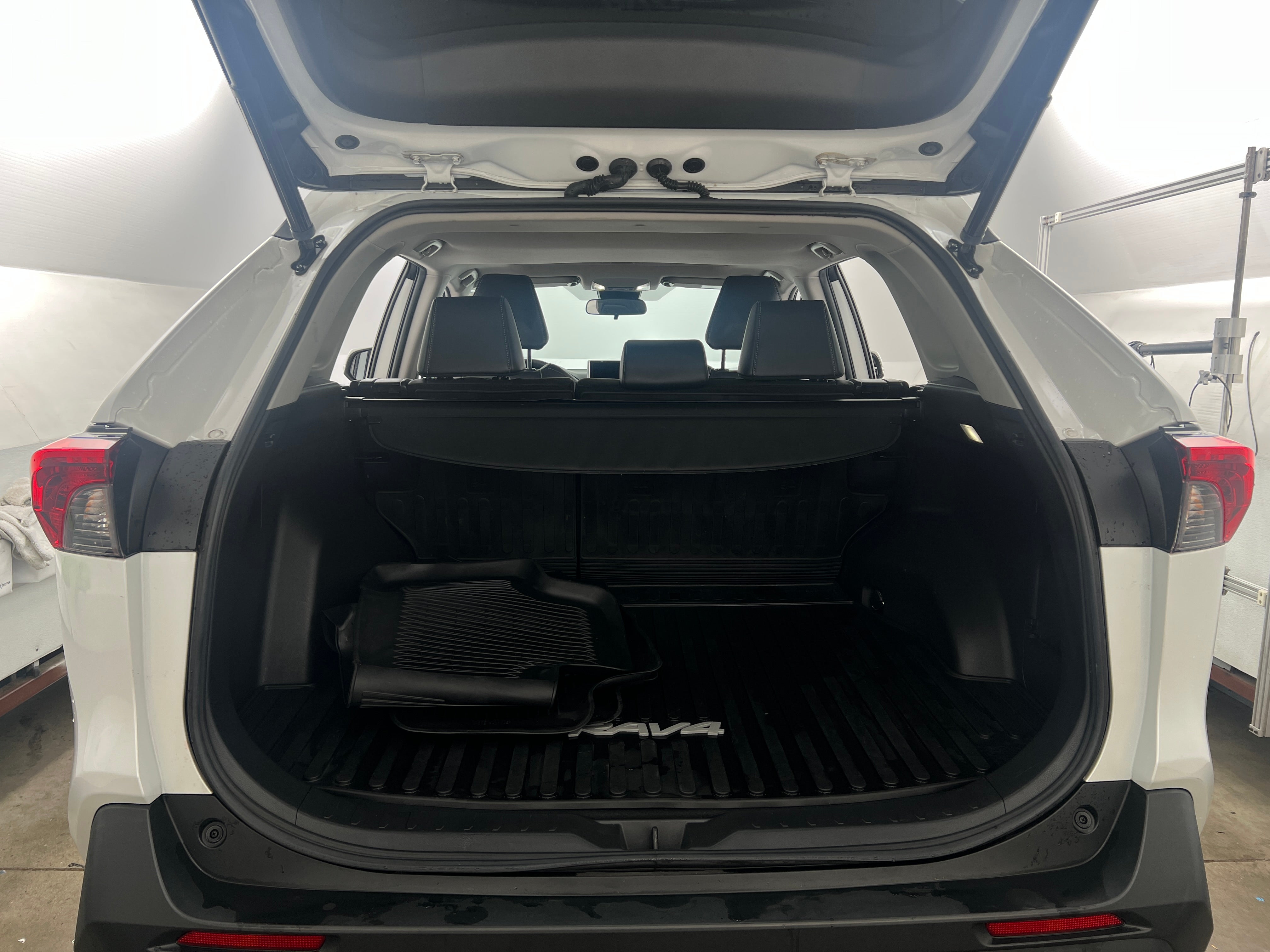 2023 Toyota RAV4 XLE Premium 6