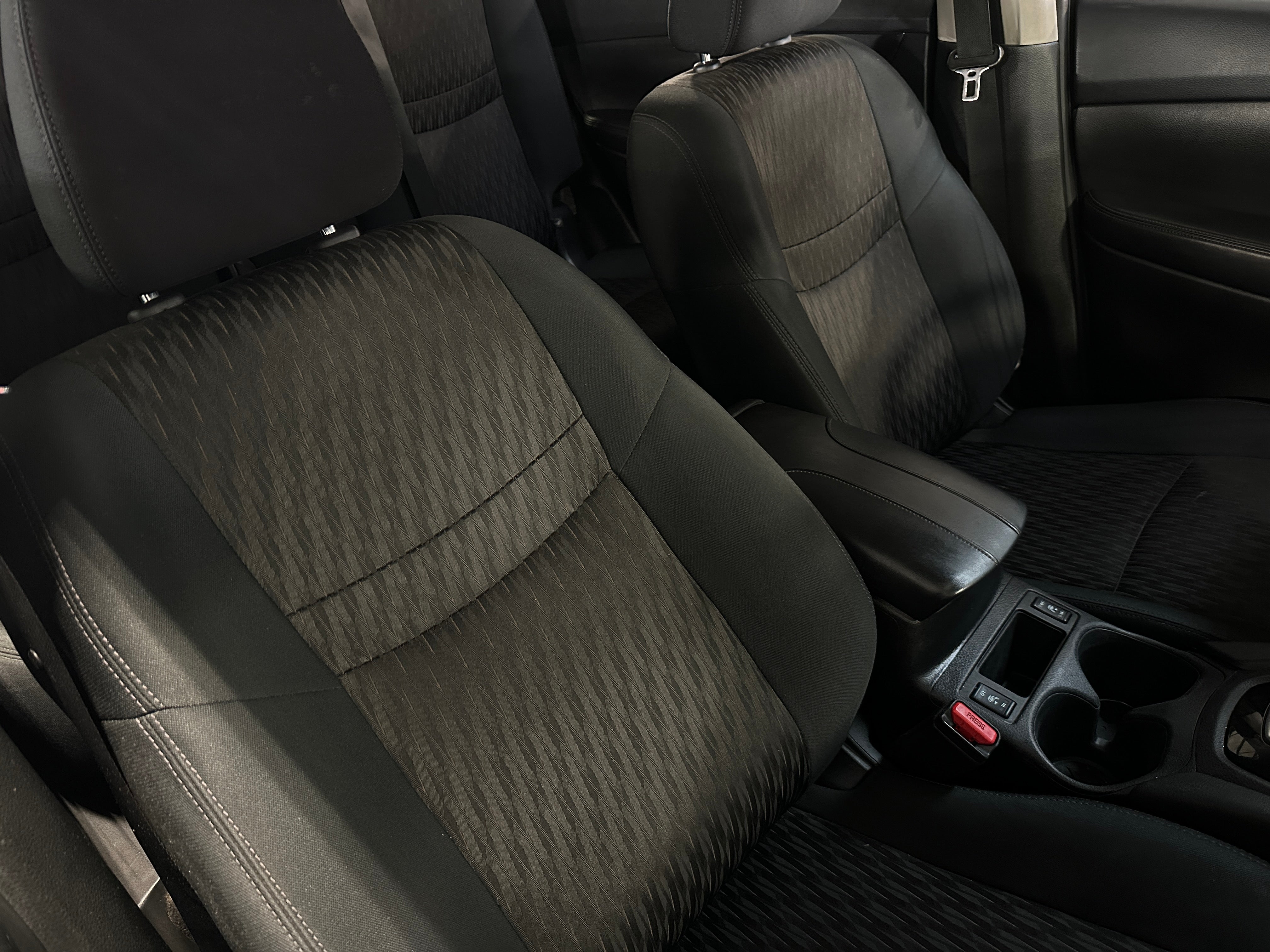 2018 Nissan Rogue SV 2