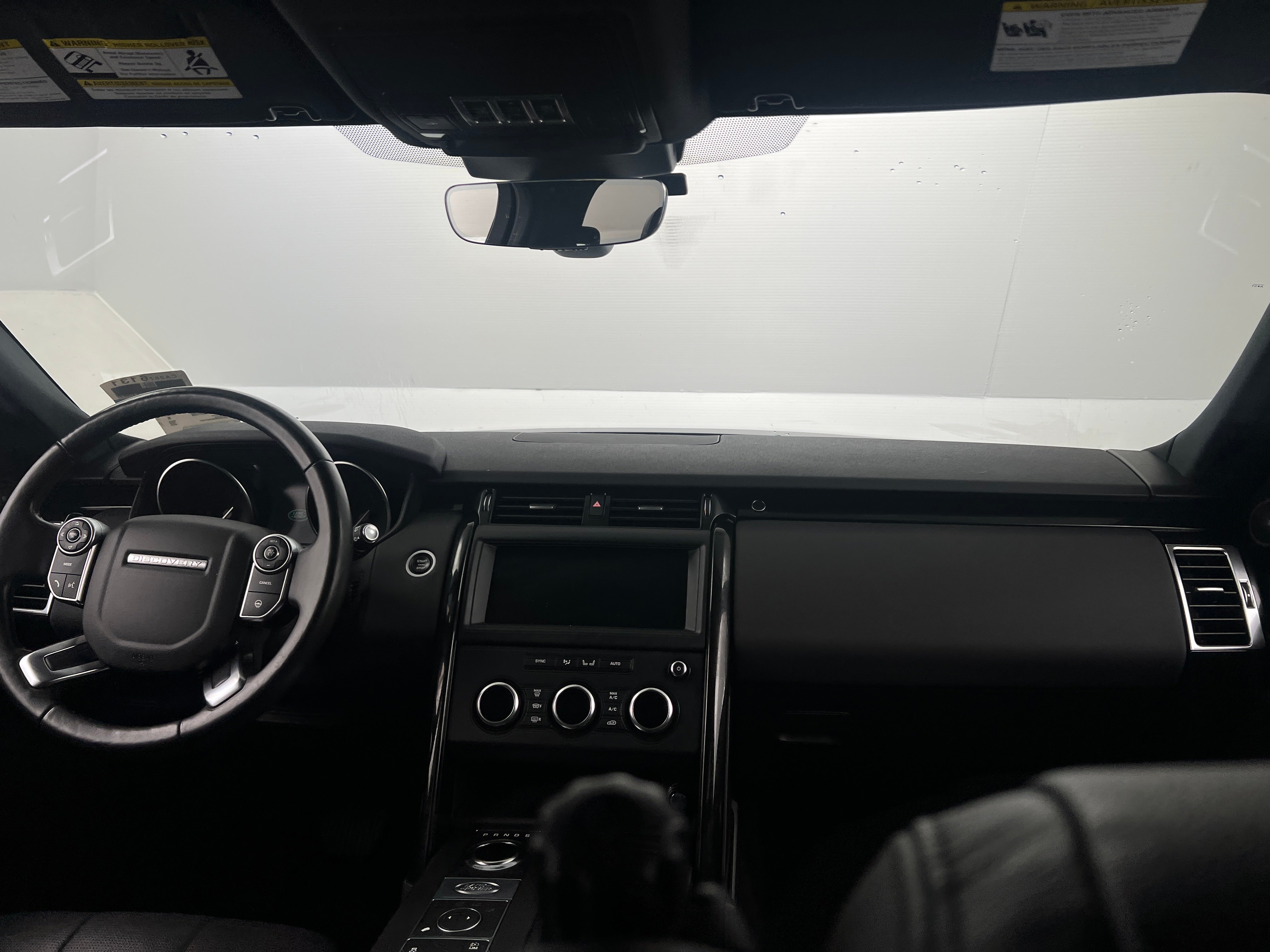 2018 Land Rover Discovery SE 2