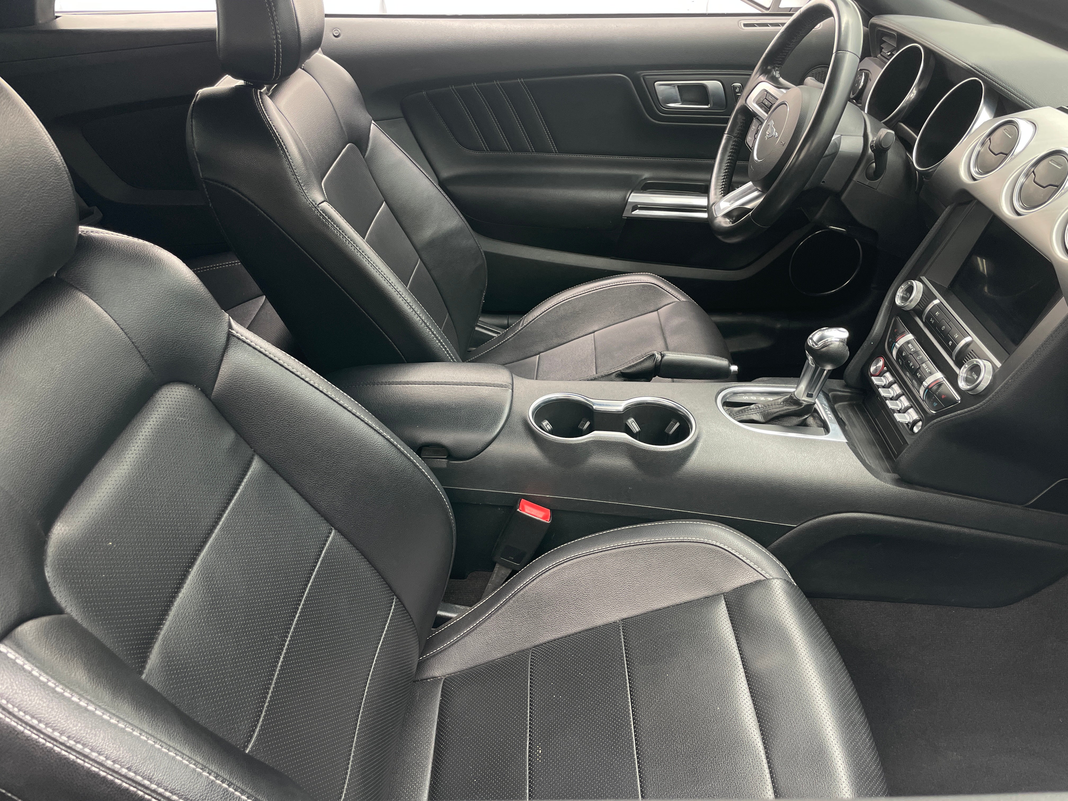 2023 Ford Mustang  2