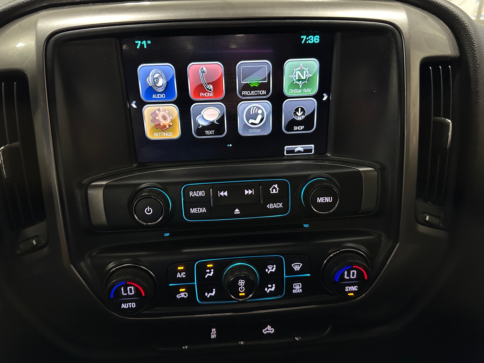 Thumbnail: 2017 Chevrolet Silverado 1500 - 4