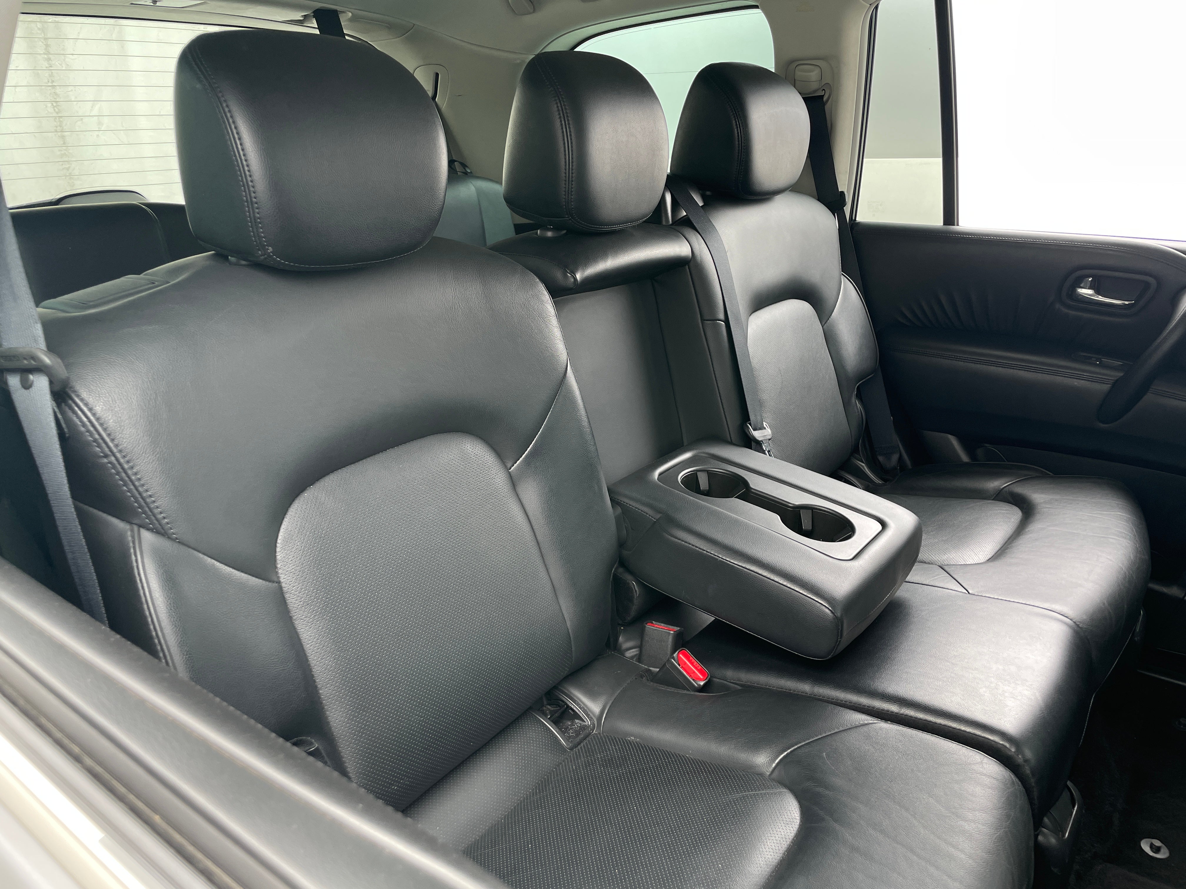 2023 Nissan Armada SL 5