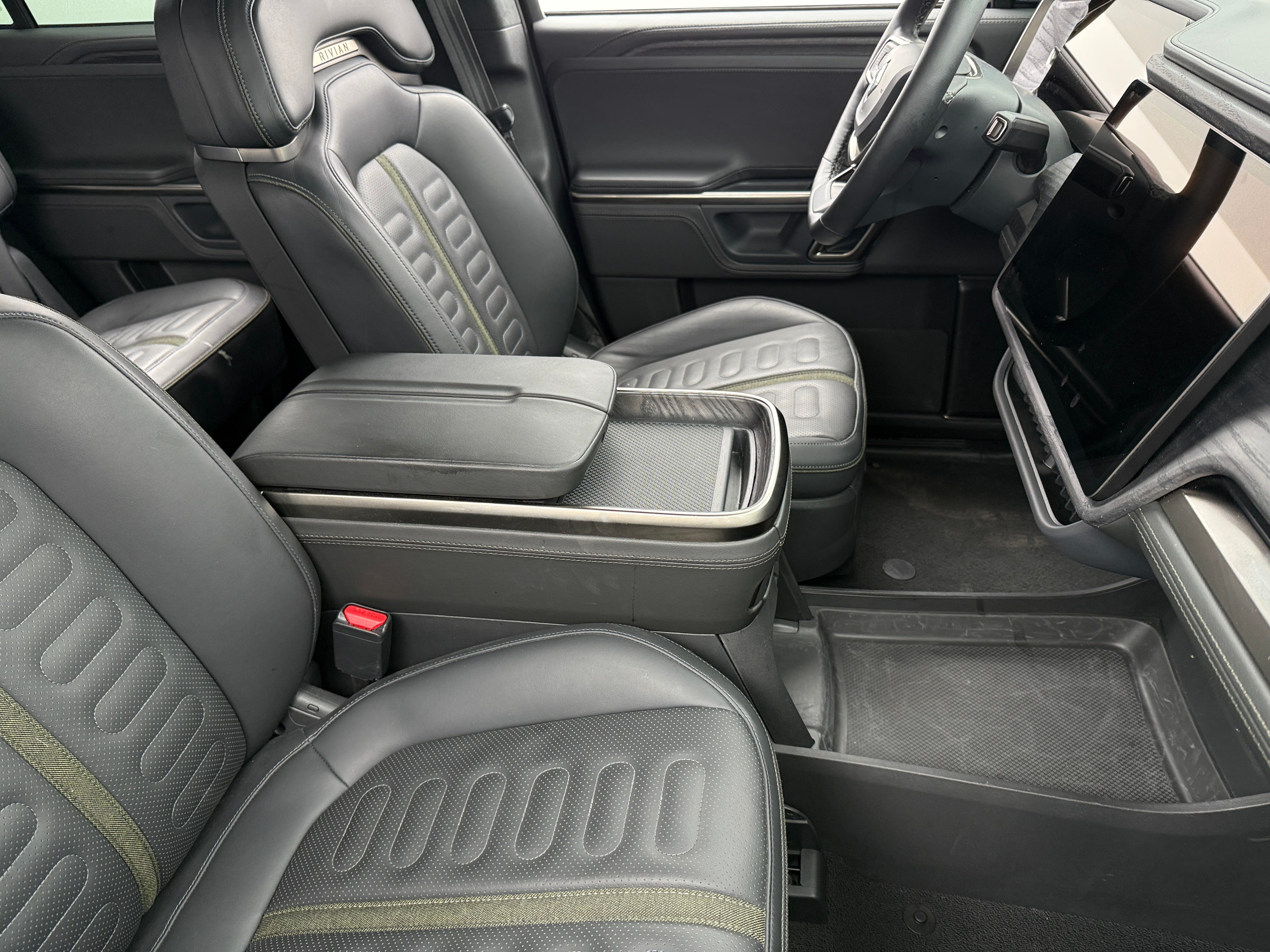 Used 2023 Rivian R1S Adventure with VIN 7PDSGABA4PN022086 for sale in Auburn, WA