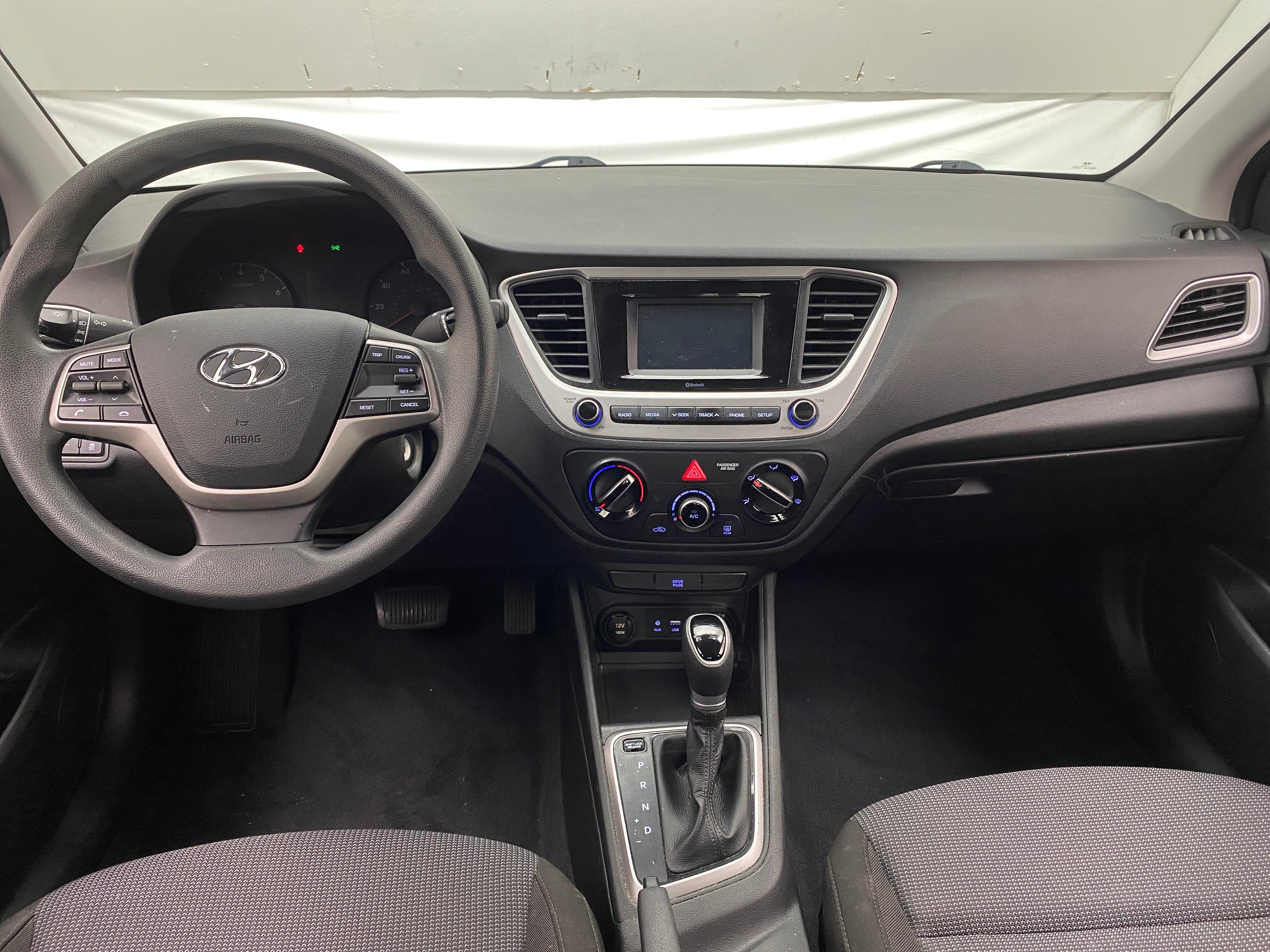 2022 Hyundai Accent SE 3