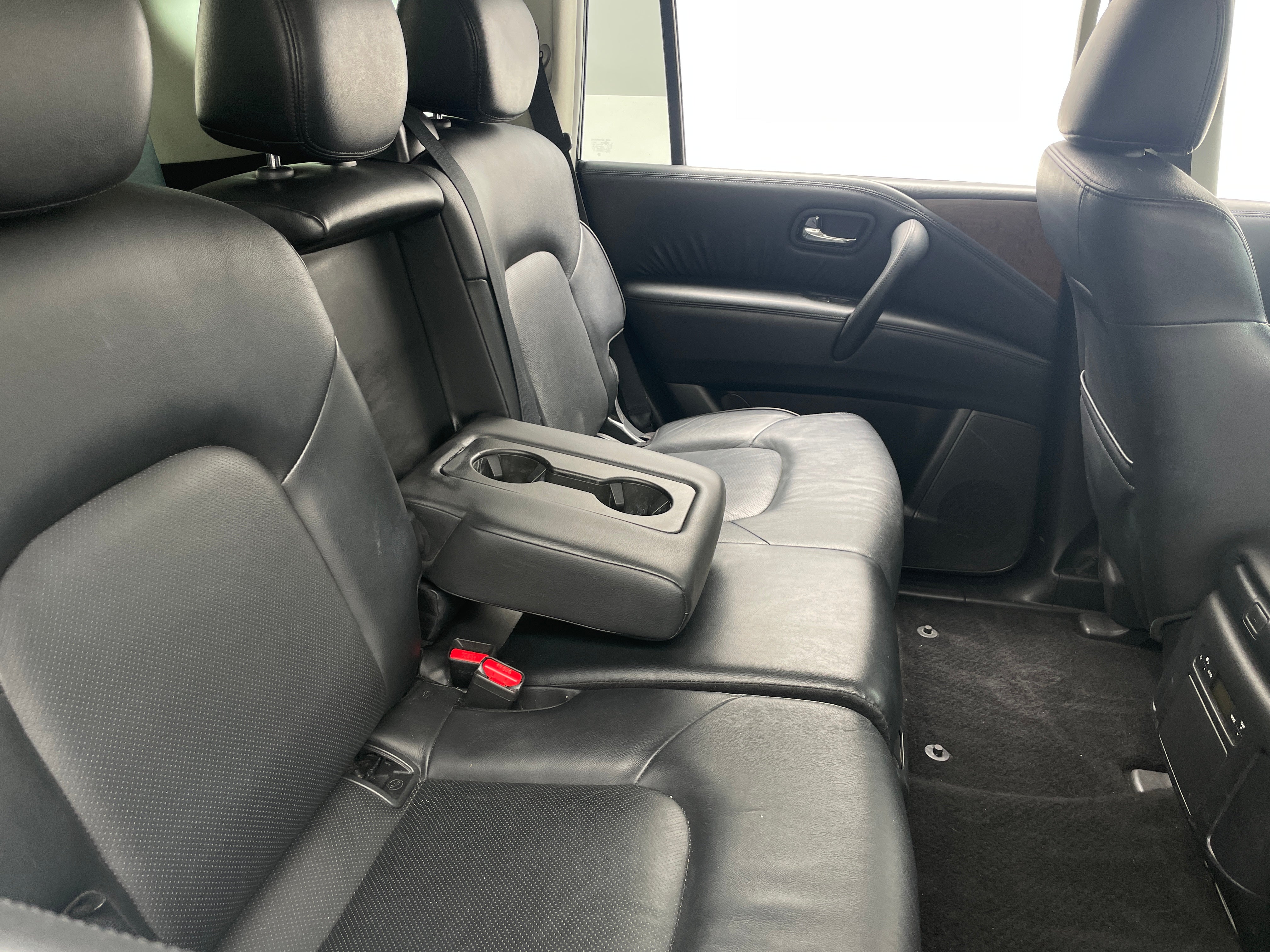 2023 Nissan Armada SL 5