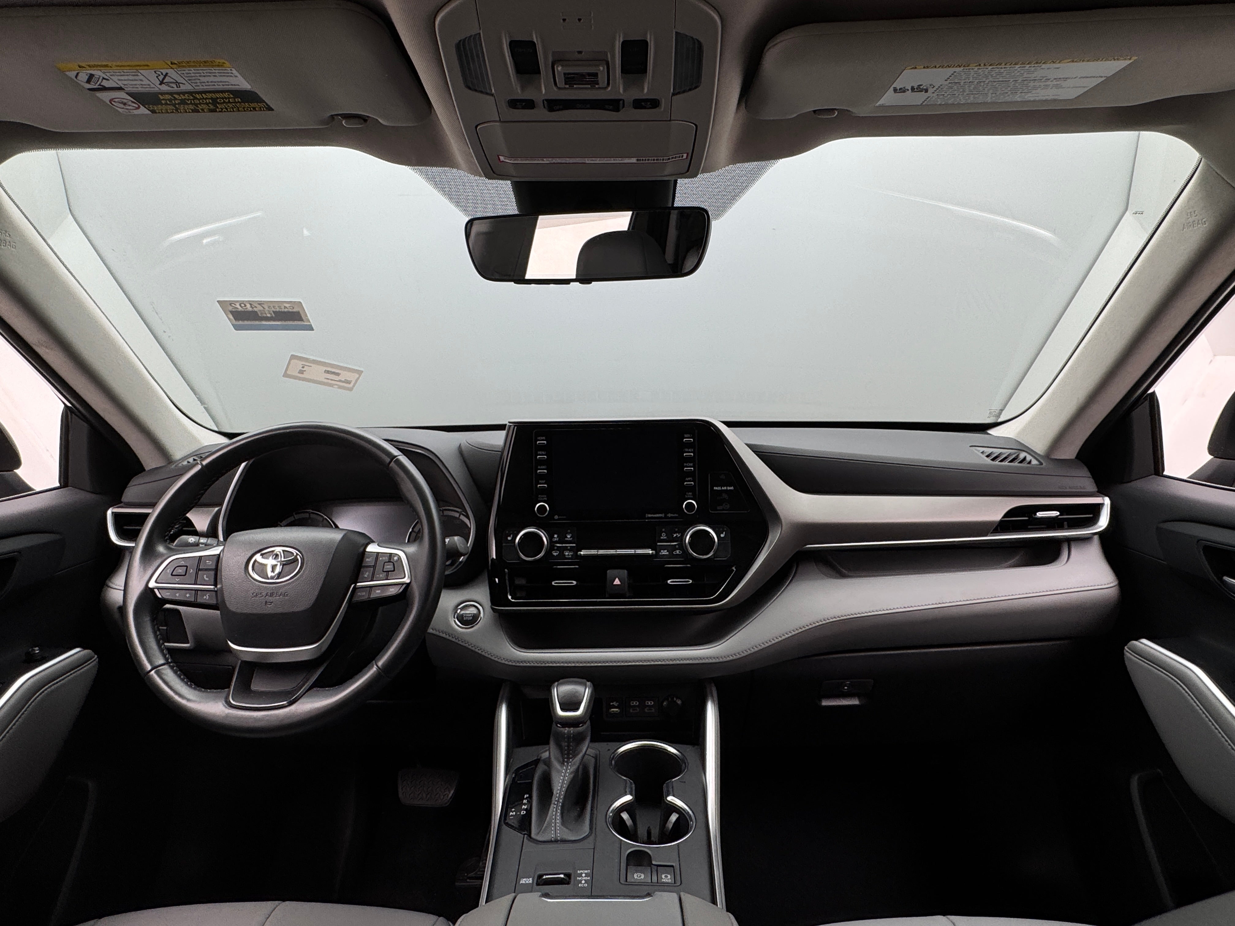 2022 Toyota Highlander XLE 2