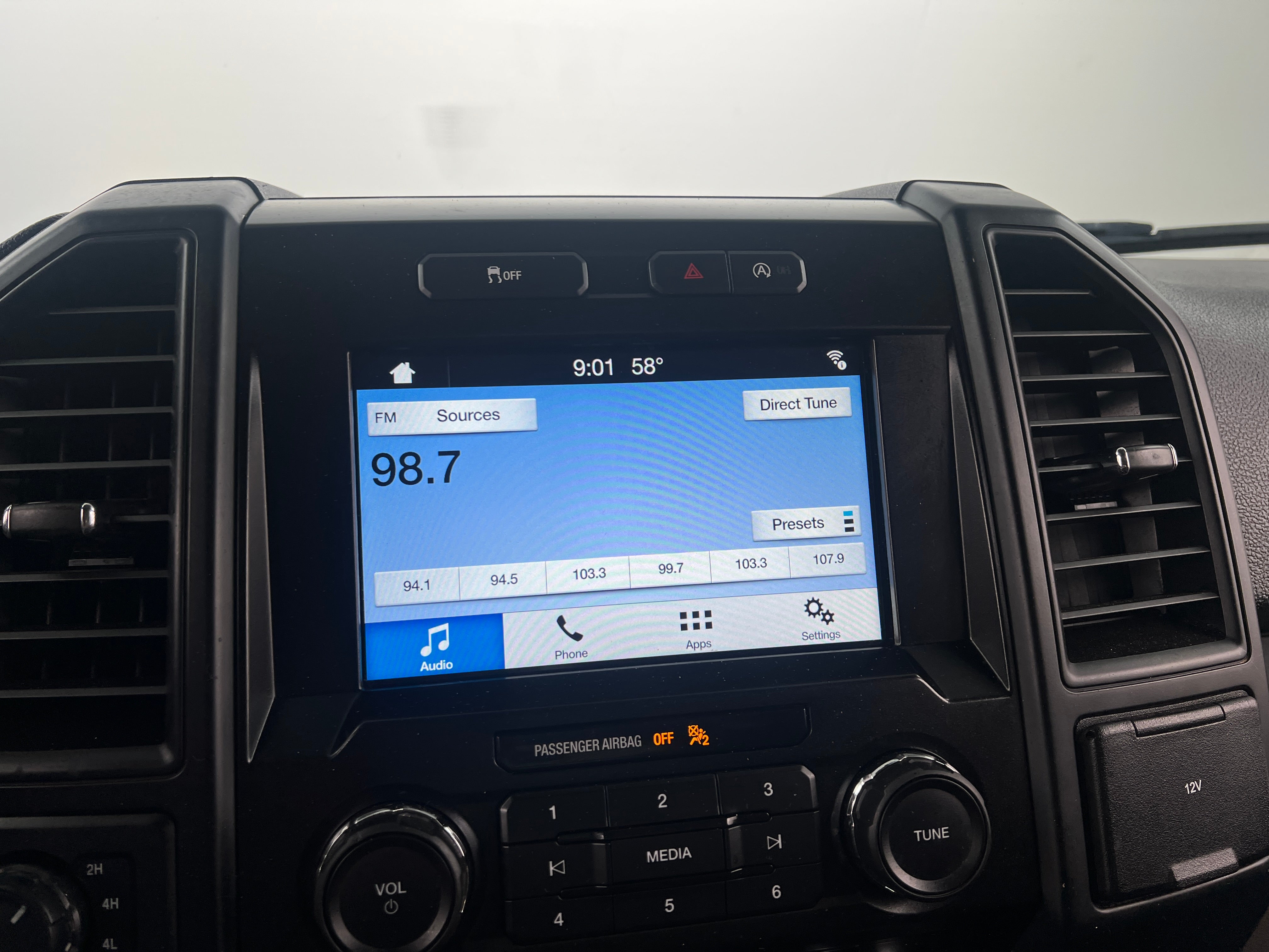 2018 Ford Econoline E-150 4