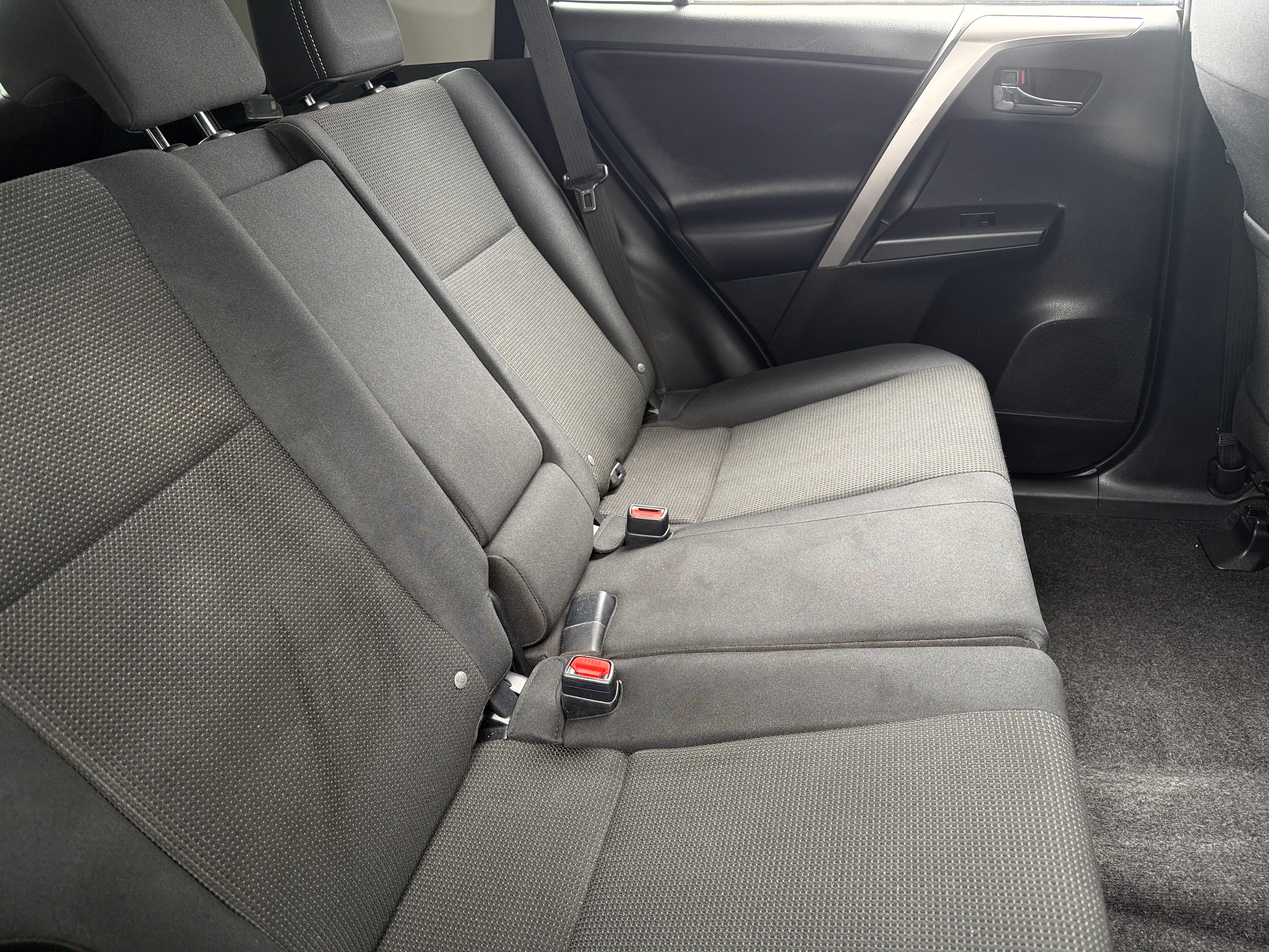 2018 Toyota RAV4 XLE 6