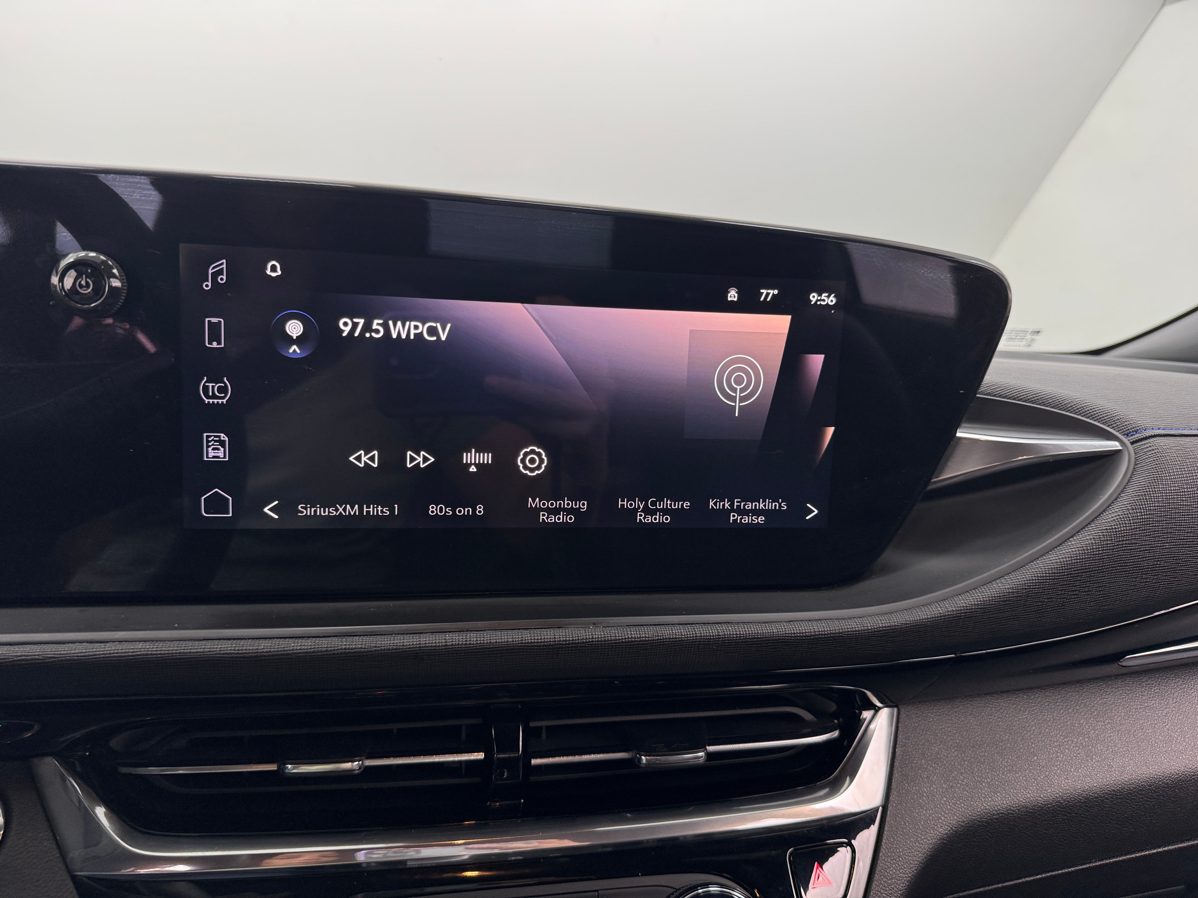 2024 Buick Envista Sport Touring 3