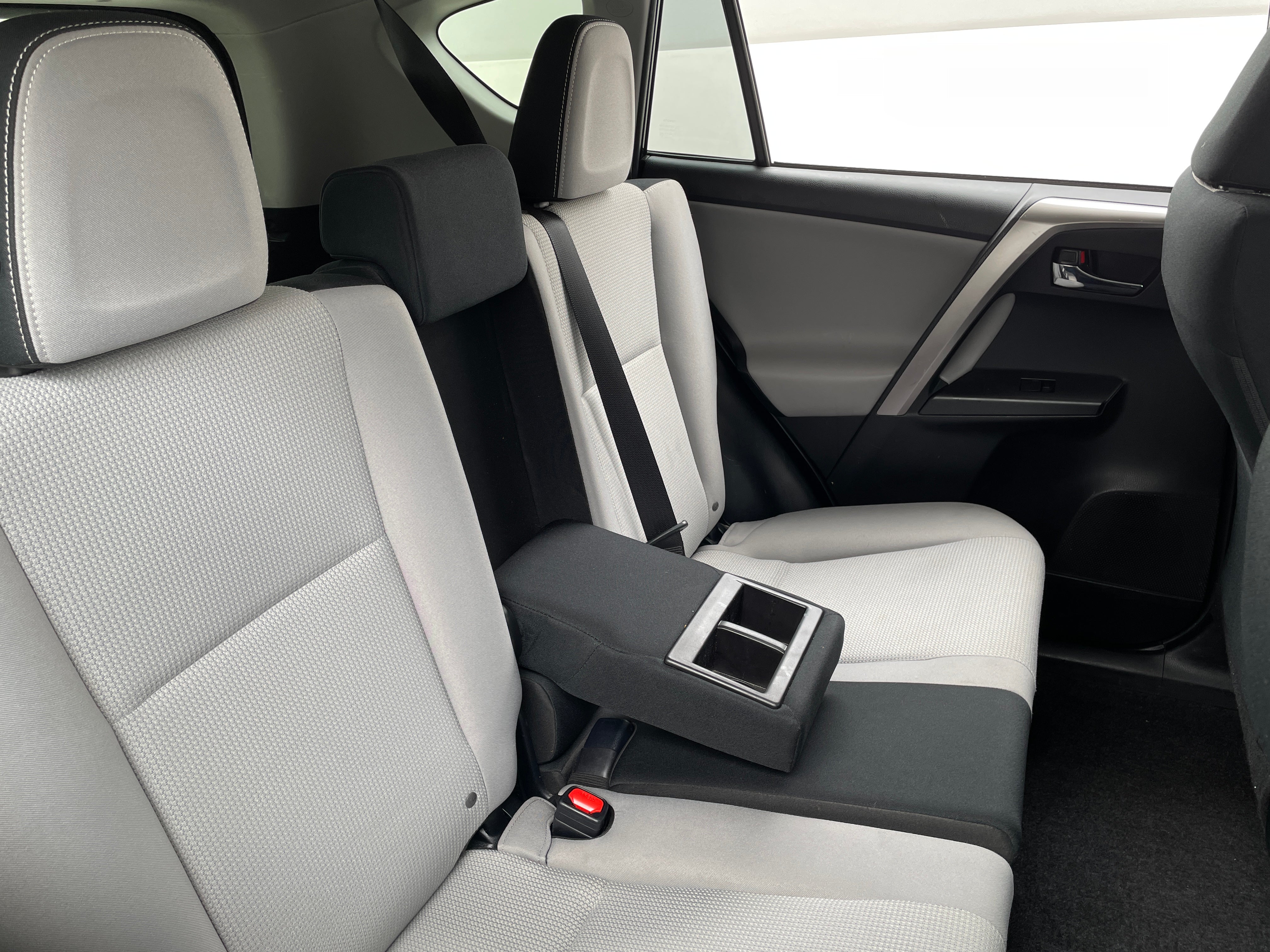 2018 Toyota RAV4 XLE 6