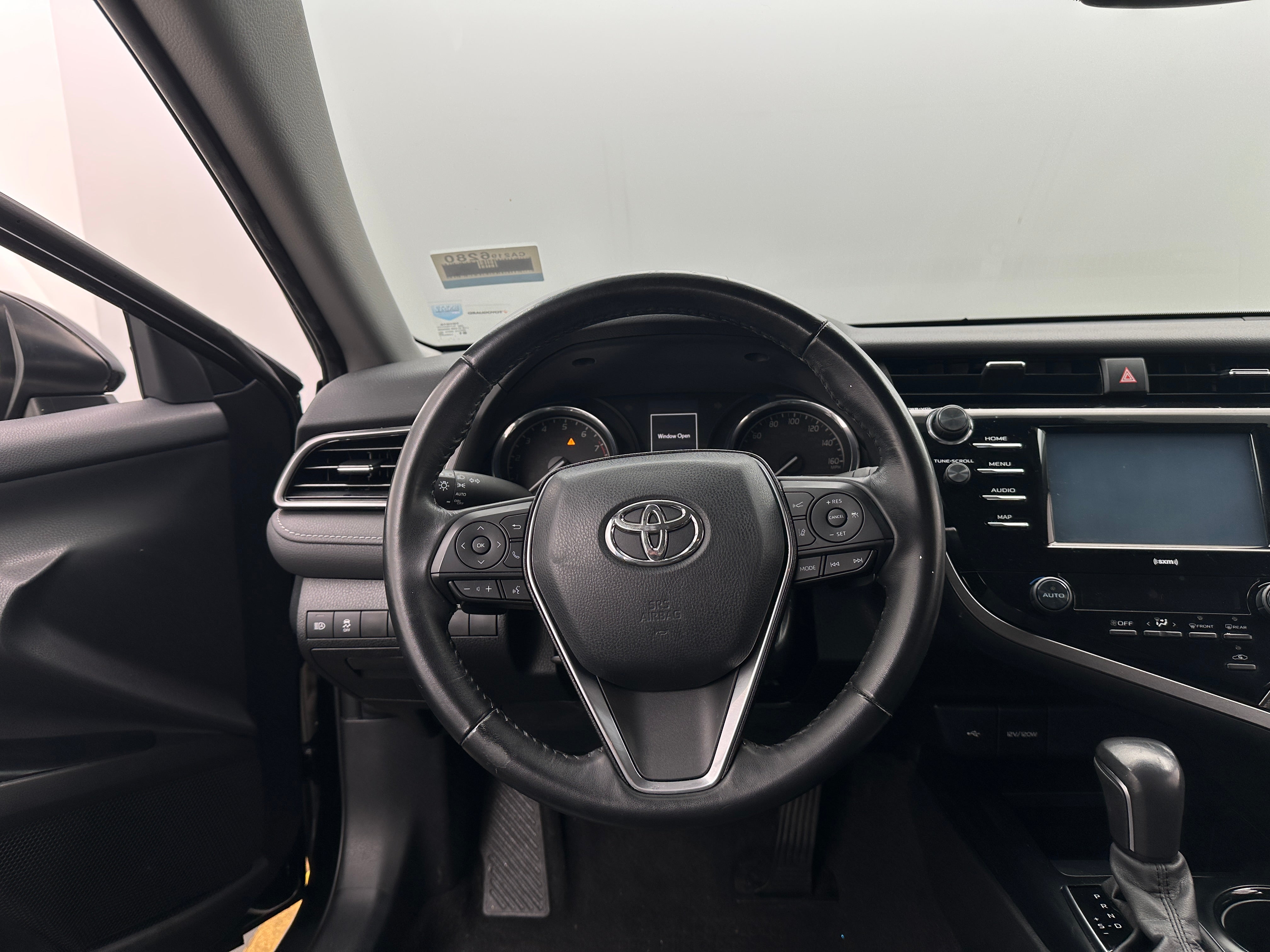 2020 Toyota Camry SE 4