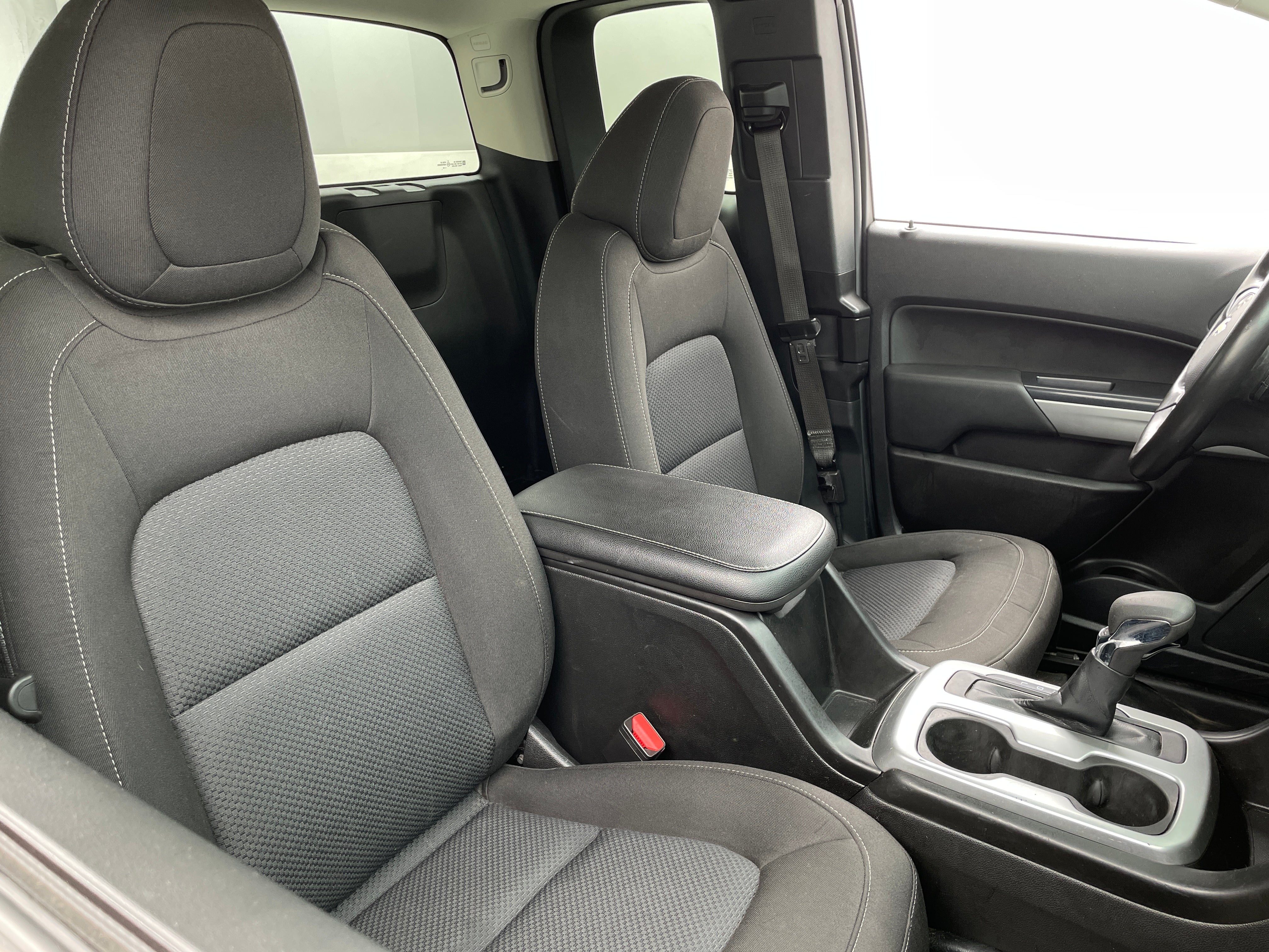 2022 Chevrolet Colorado LT 2