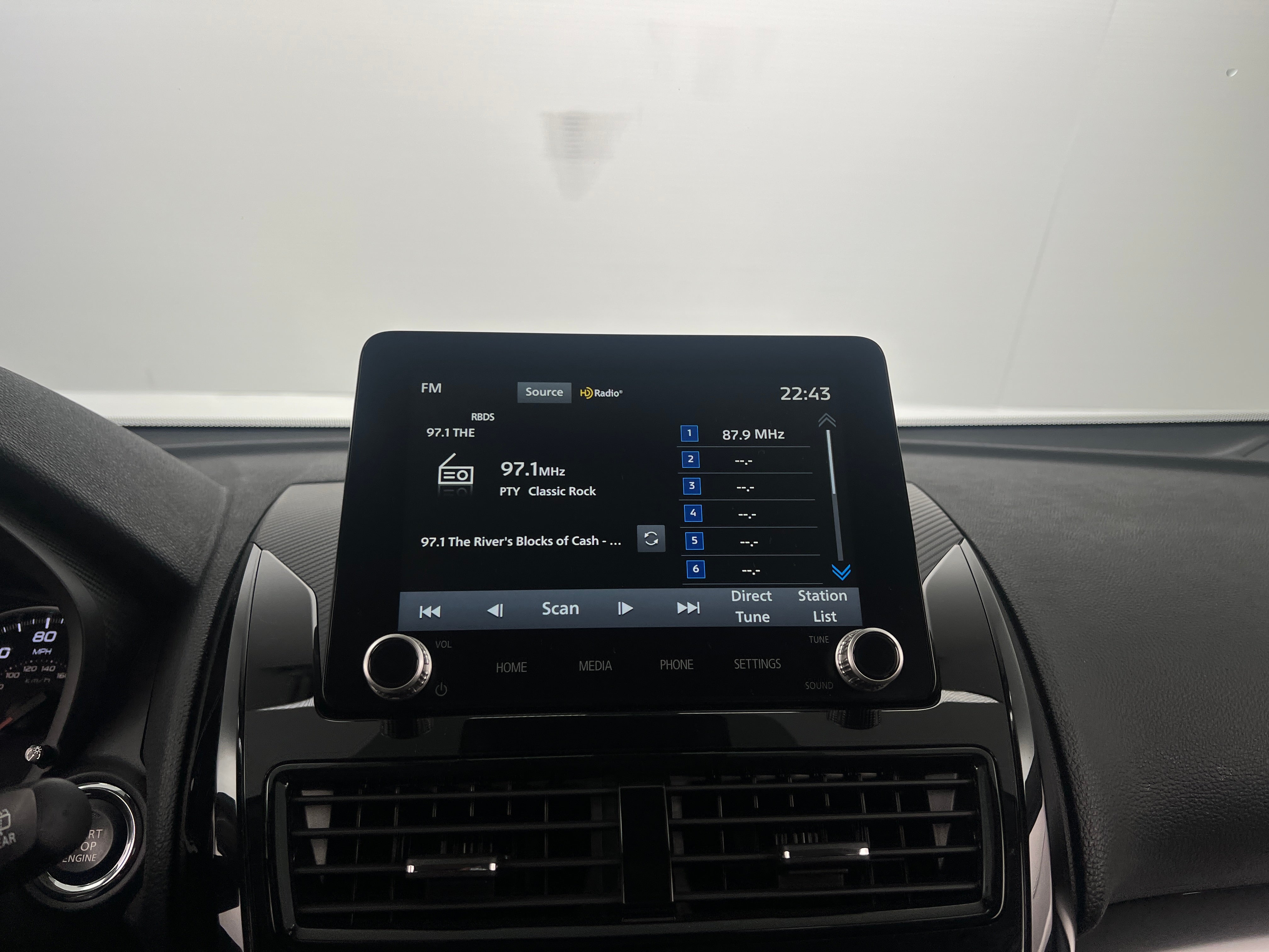 2024 Mitsubishi Eclipse Cross  4