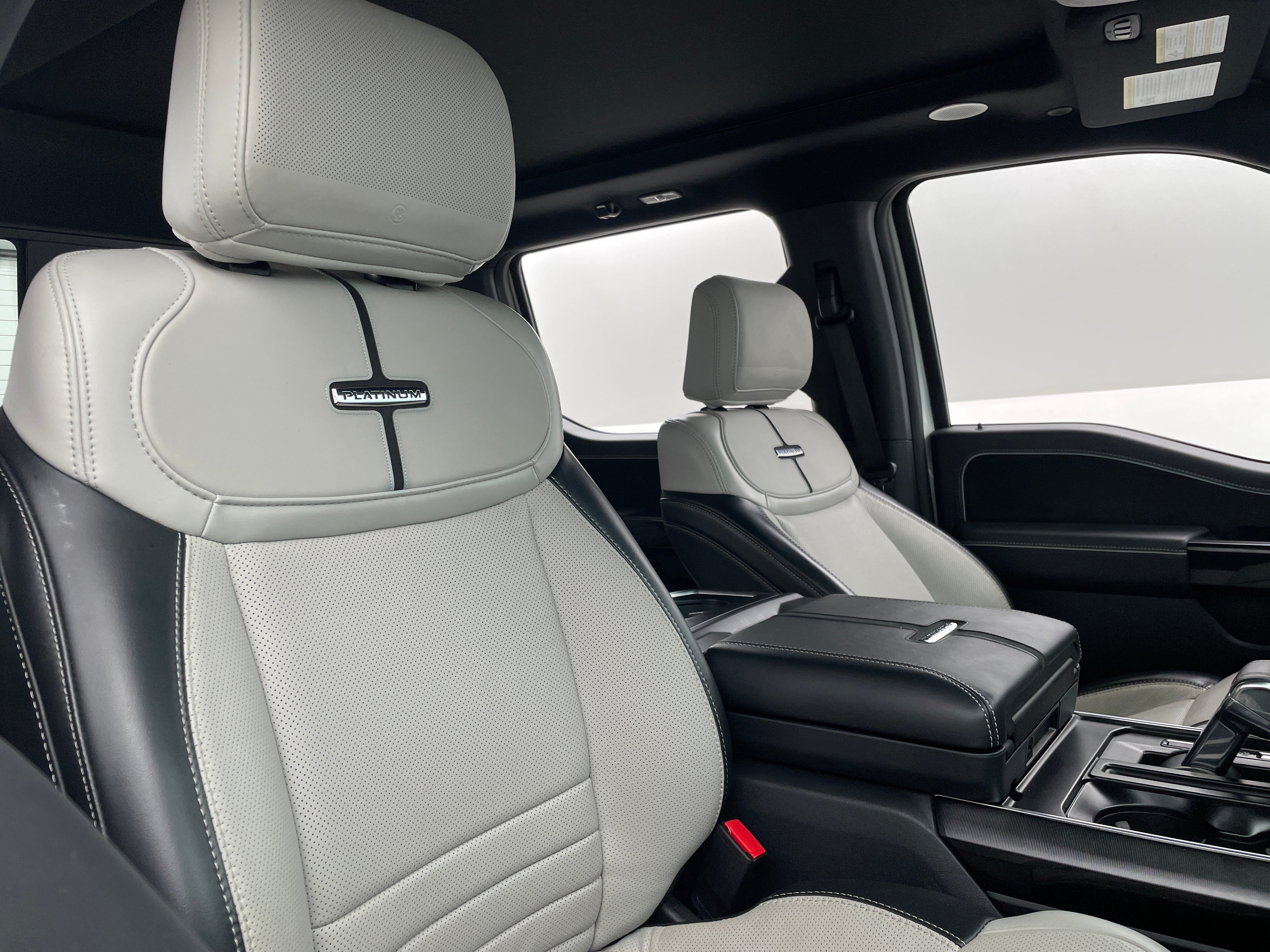 2023 Ford F-150 Lightning Platinum 2