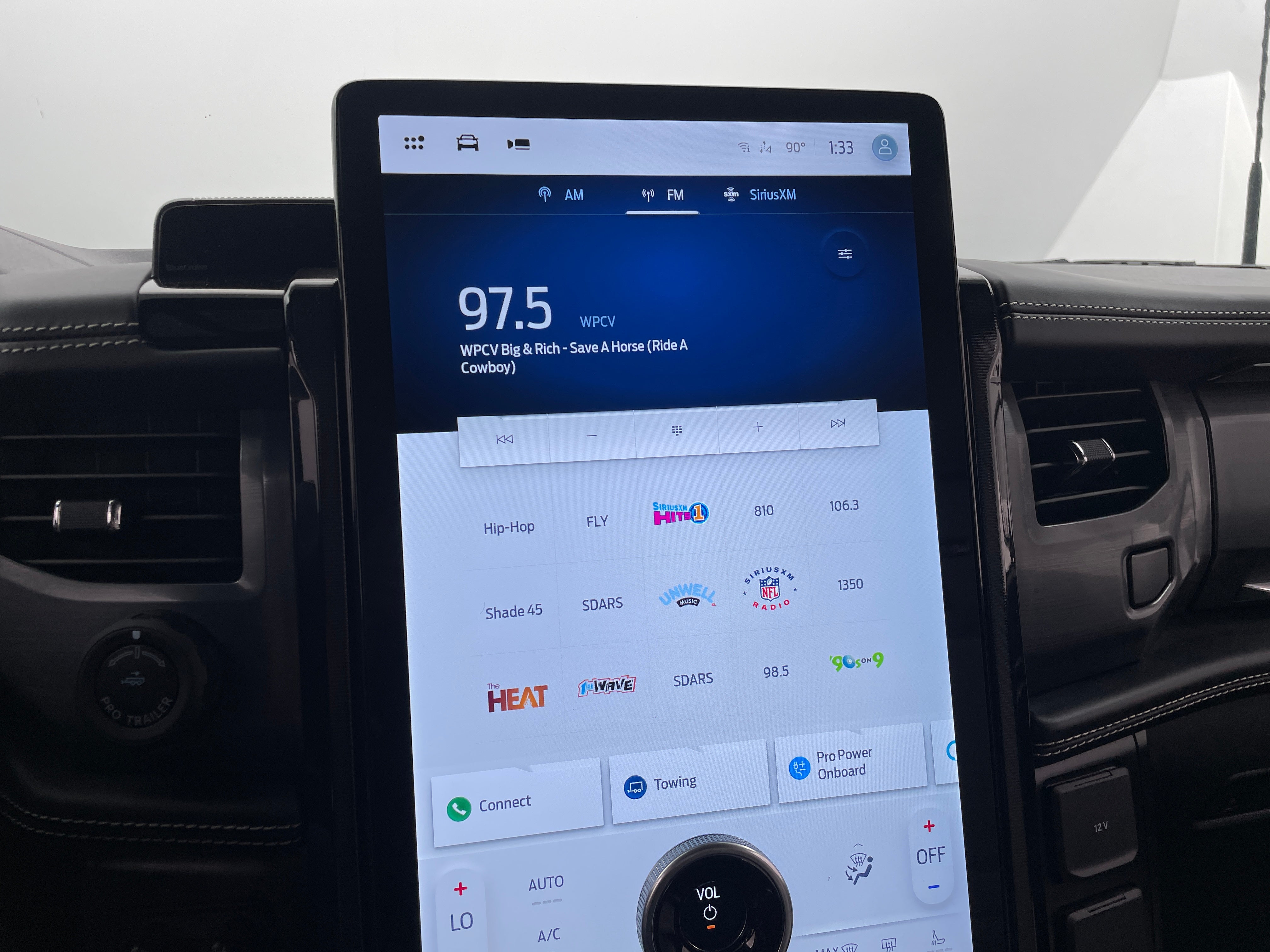 2023 Ford F-150 Lightning Platinum 4