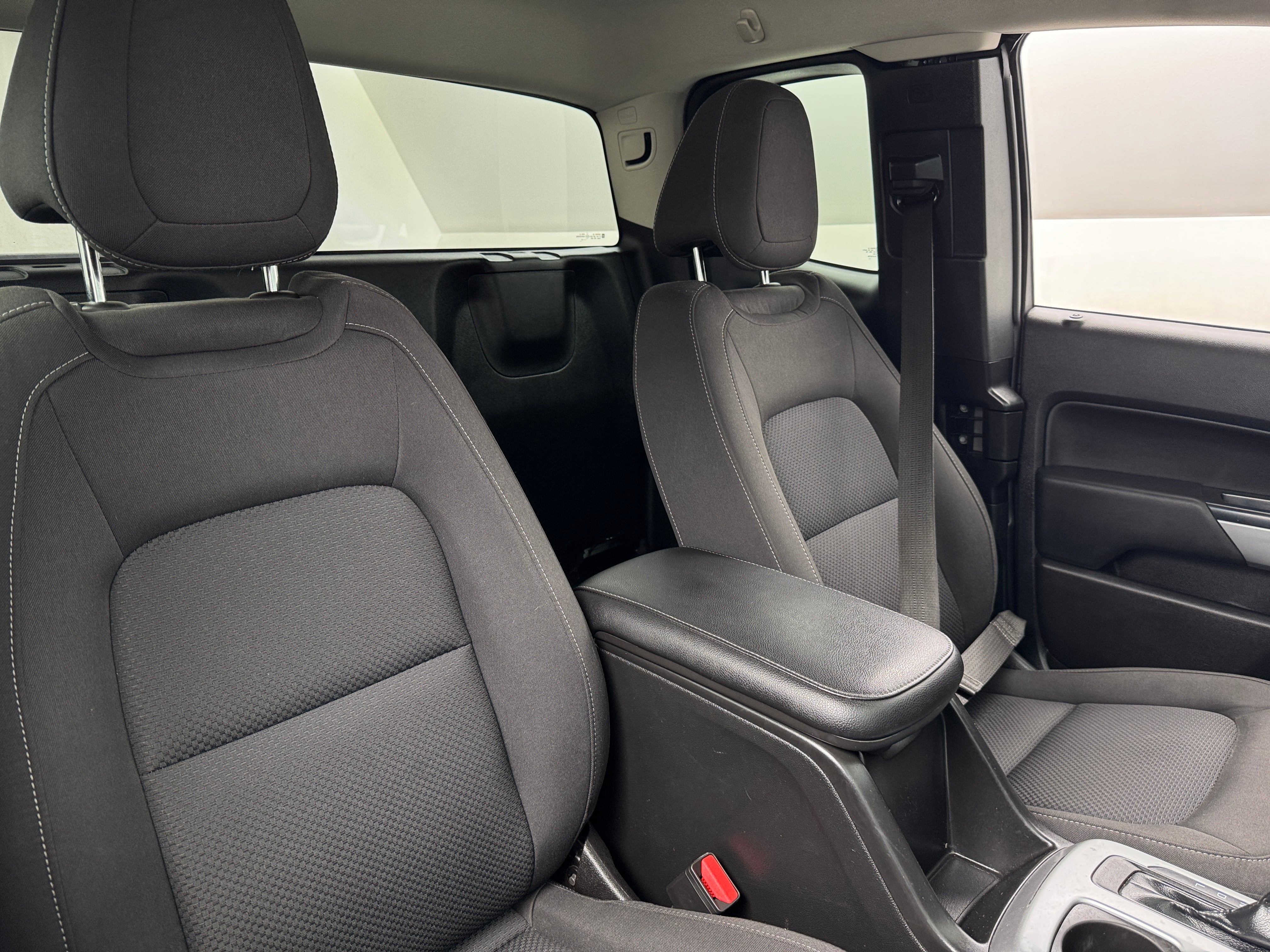 2022 Chevrolet Colorado LT 2