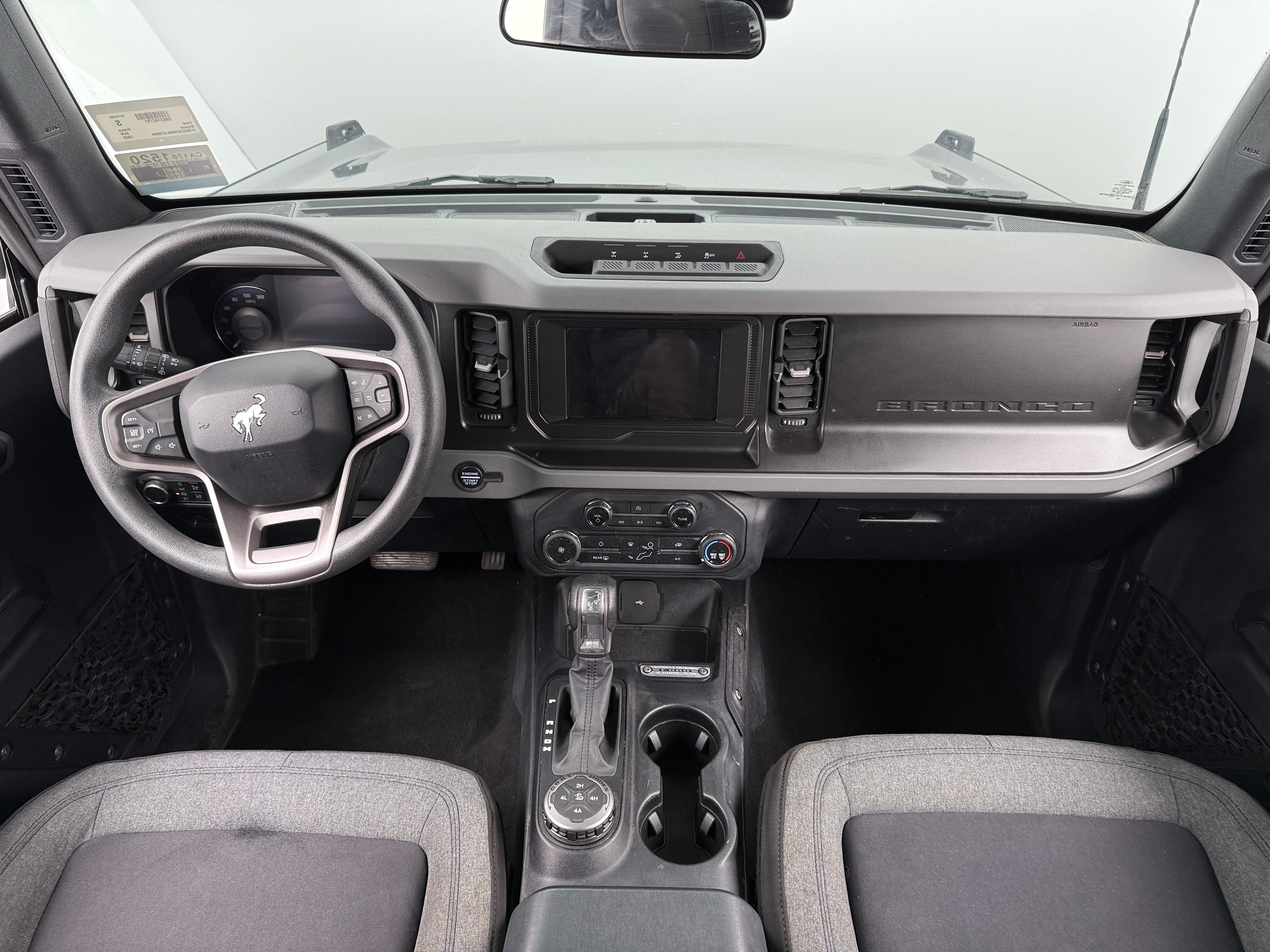 2022 Ford Bronco Base 3