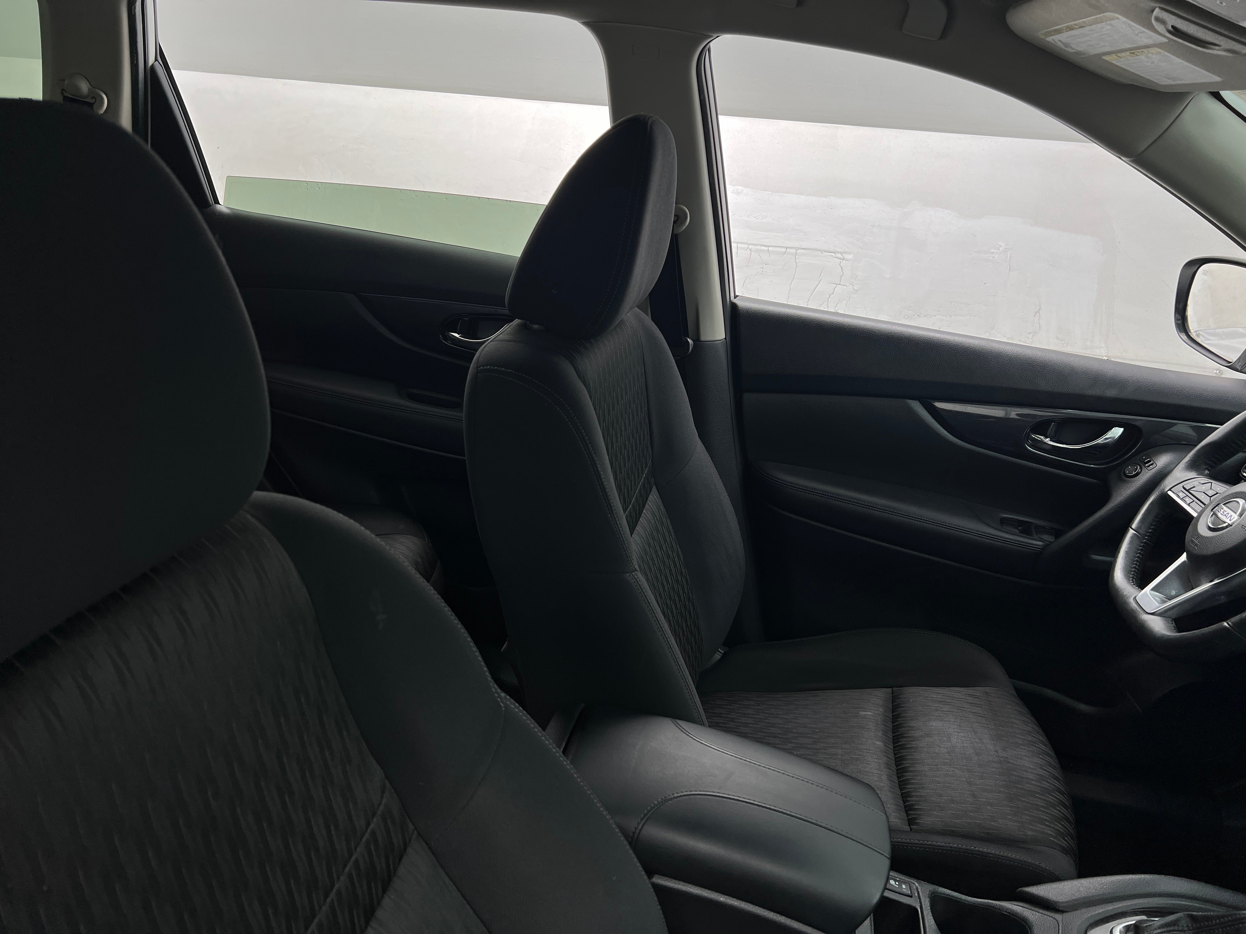 2017 Nissan Rogue SV 2