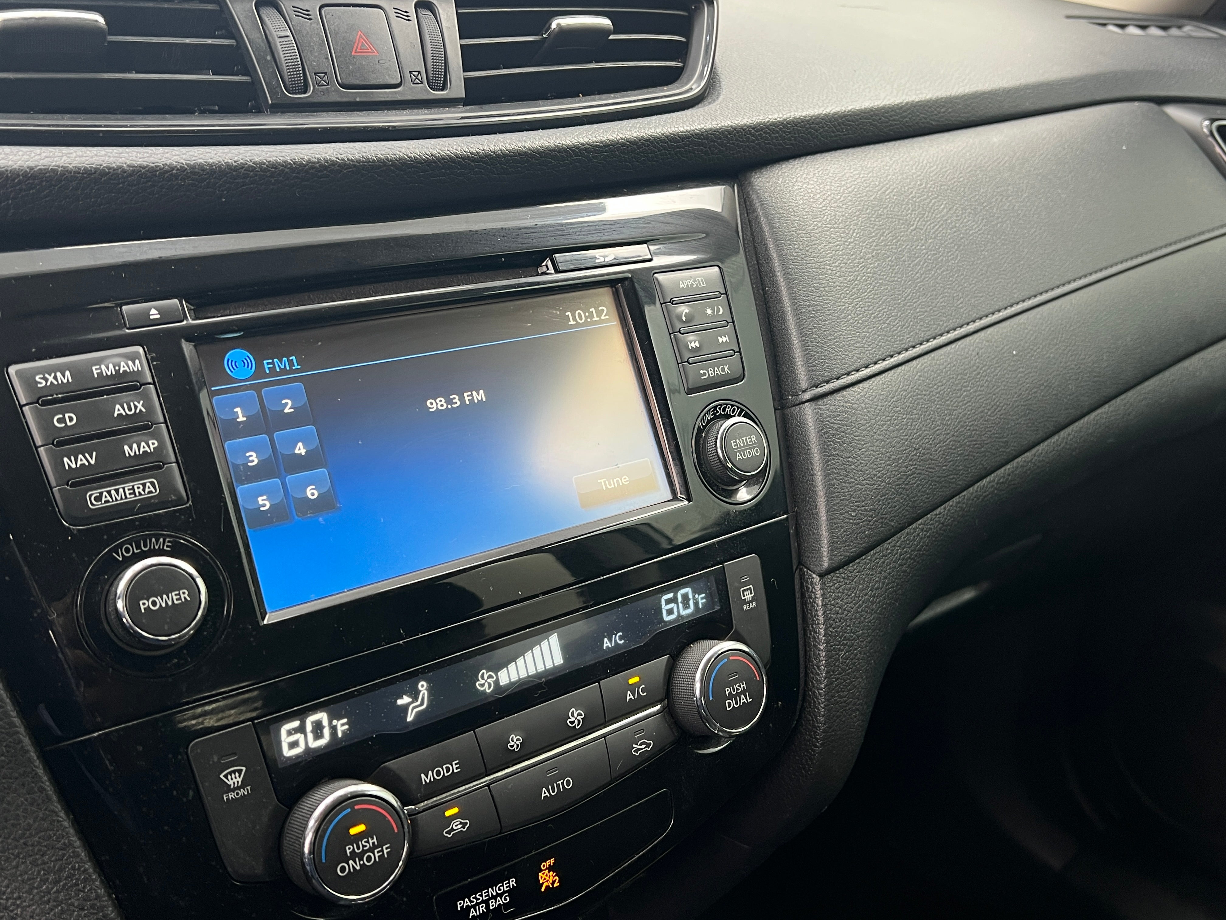 2017 Nissan Rogue SV 4