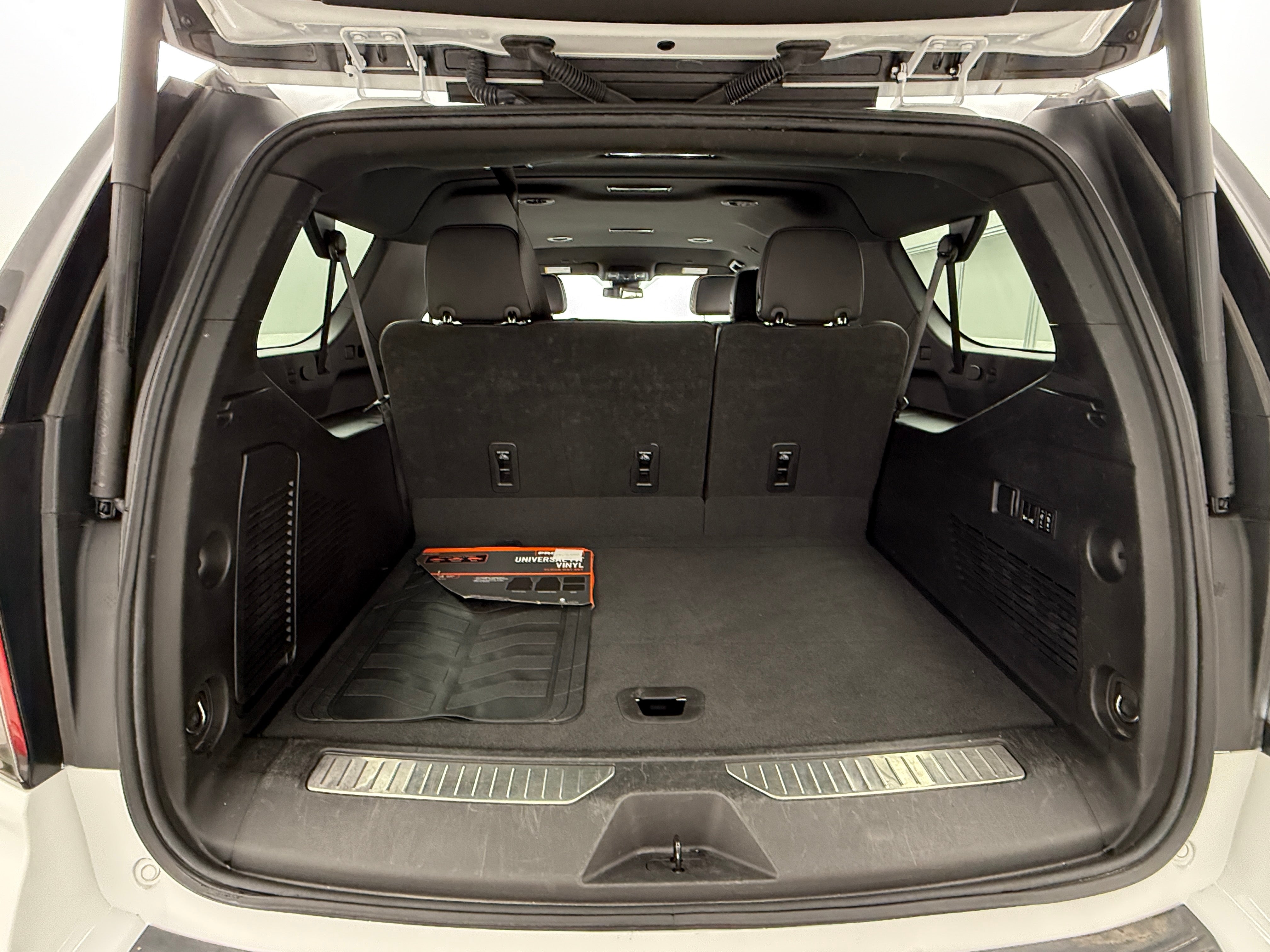 2023 Chevrolet Suburban Premier 6