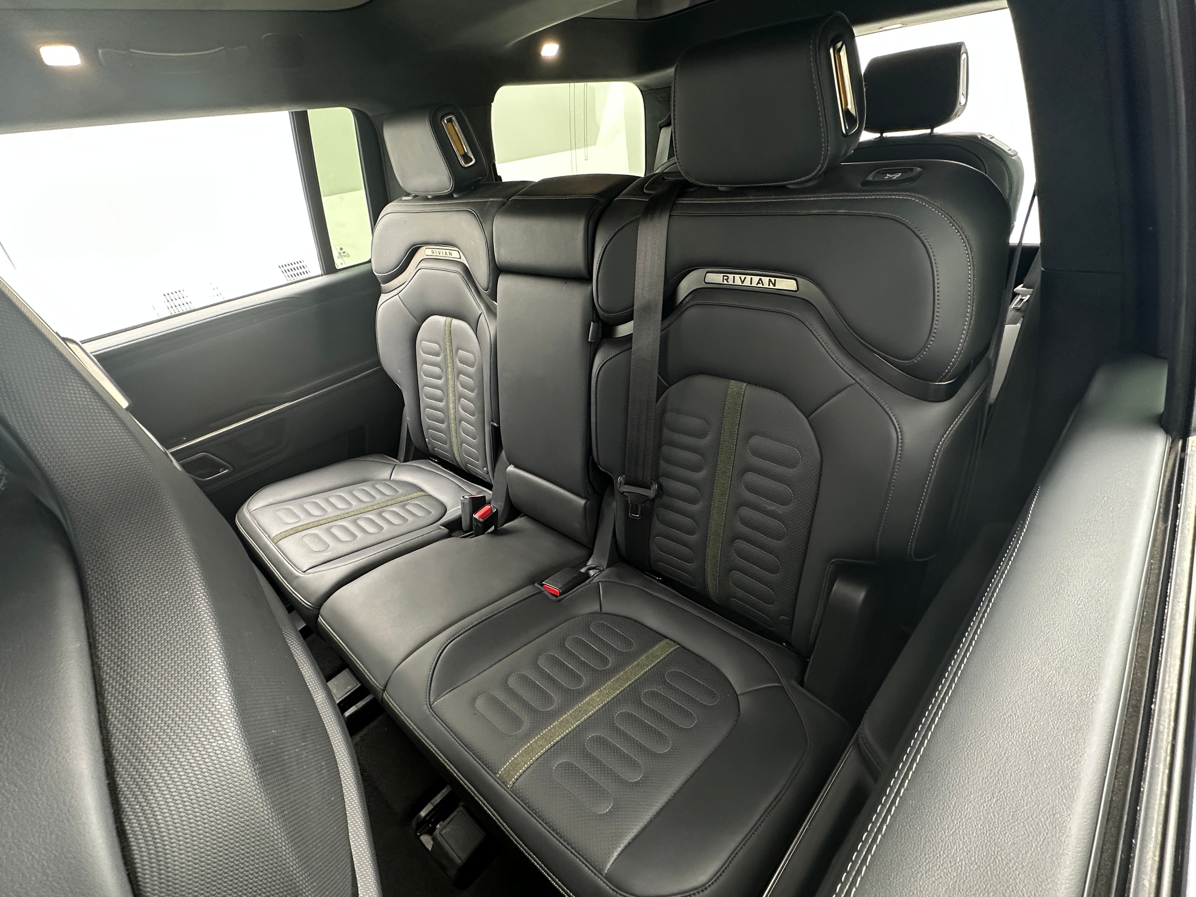2024 Rivian R1S  5