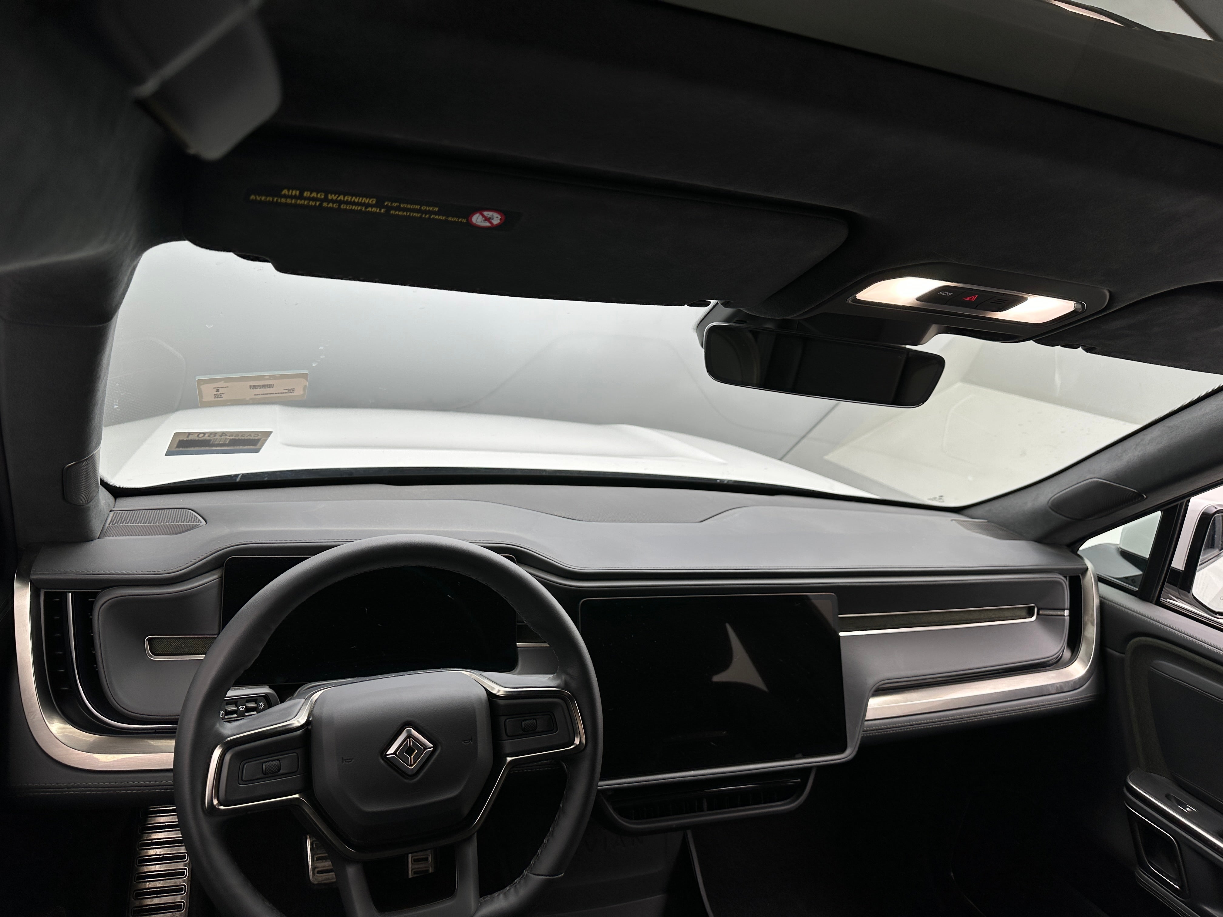 2024 Rivian R1S  2