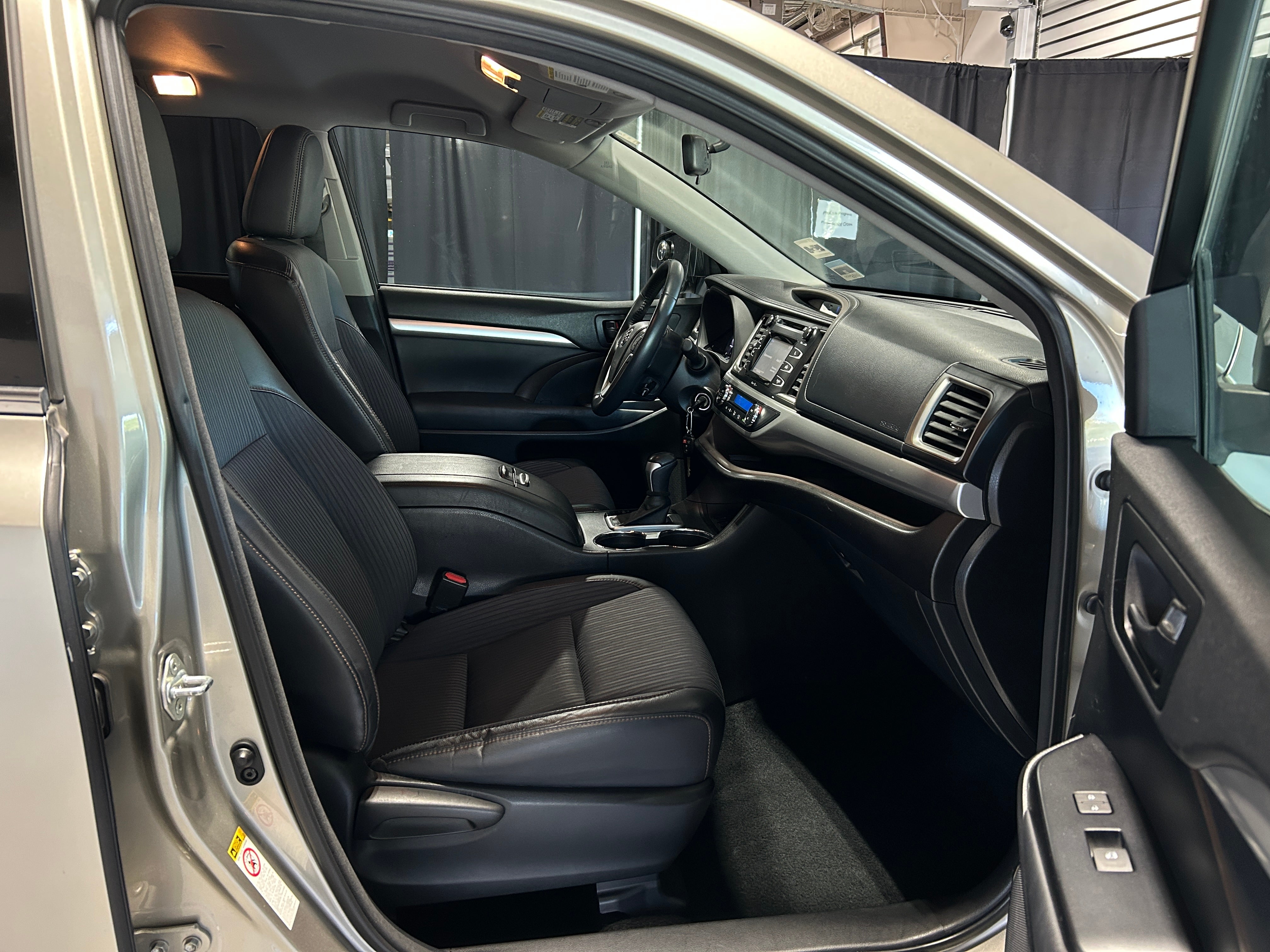 2014 Toyota Highlander Plus 2