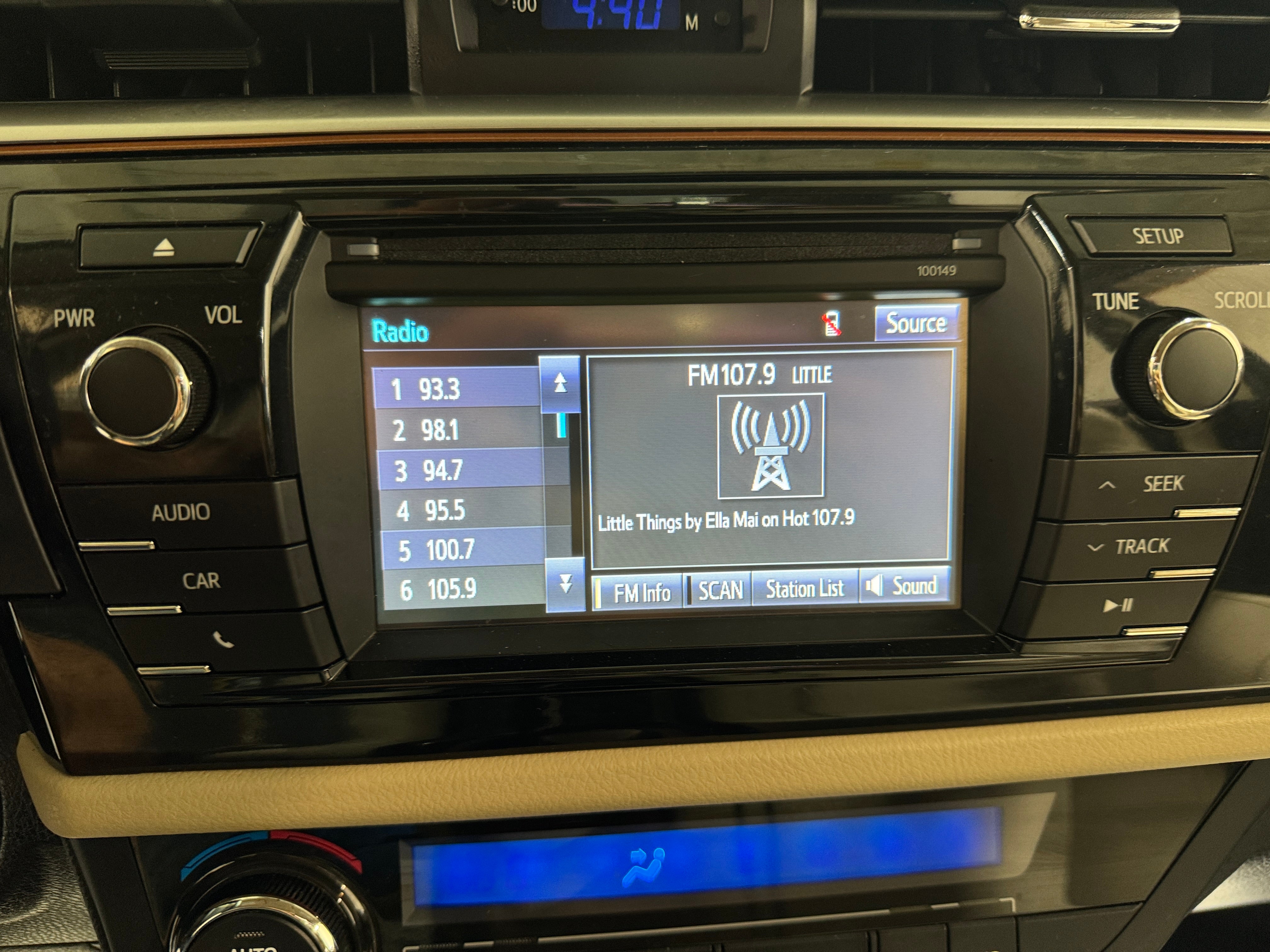 2015 Toyota Corolla LE 4