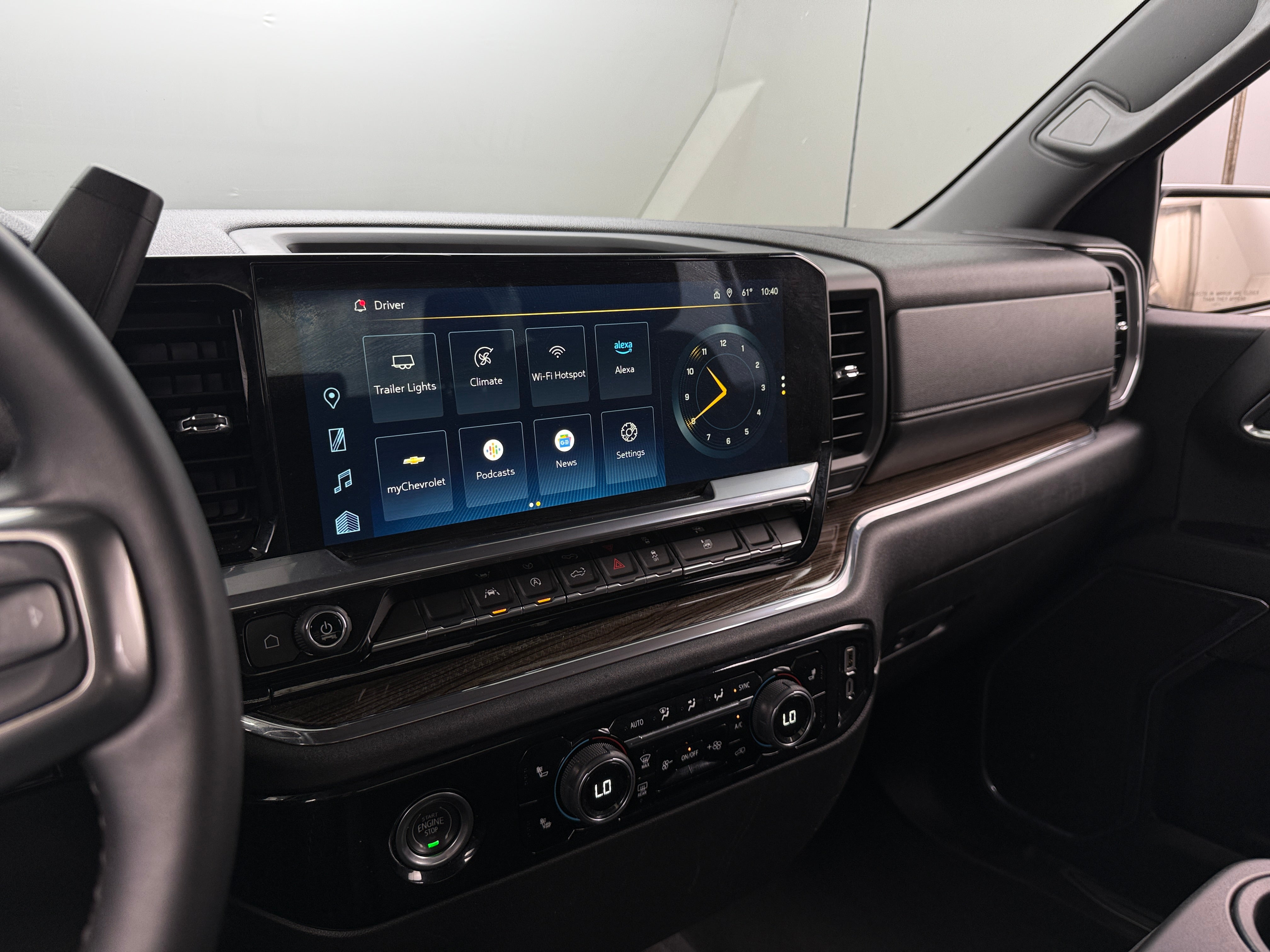 2023 Chevrolet Silverado 1500 LT 3