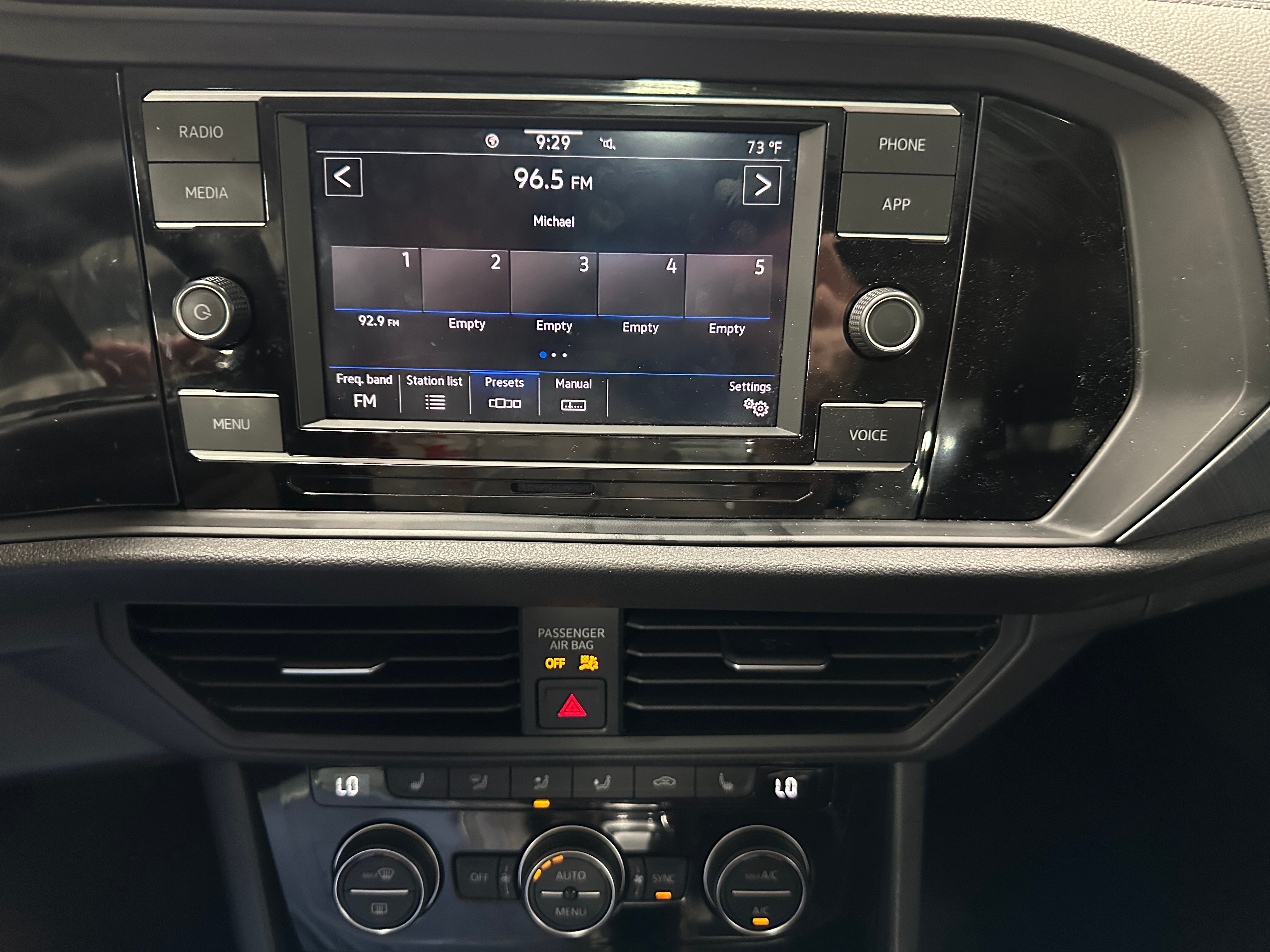 2023 Volkswagen Jetta SE 3