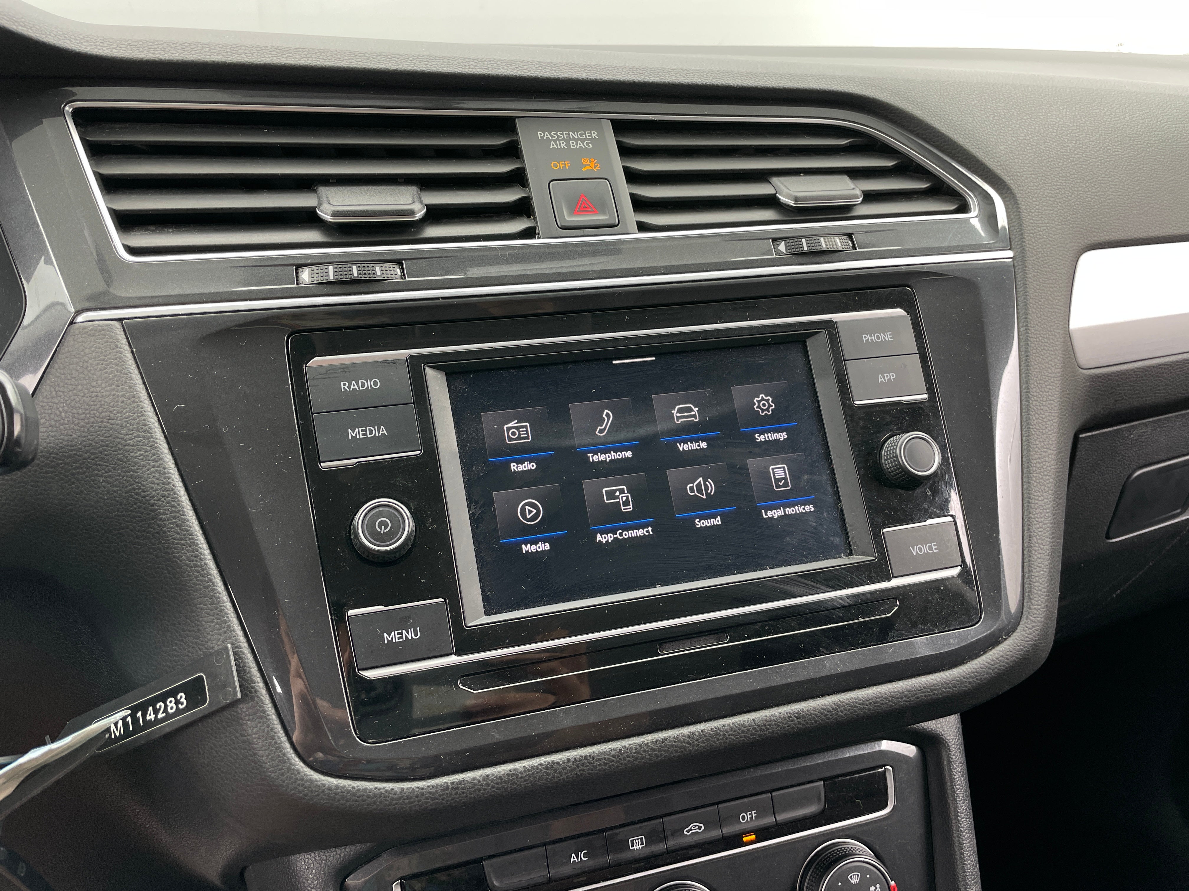 Thumbnail: 2021 Volkswagen Tiguan - 4