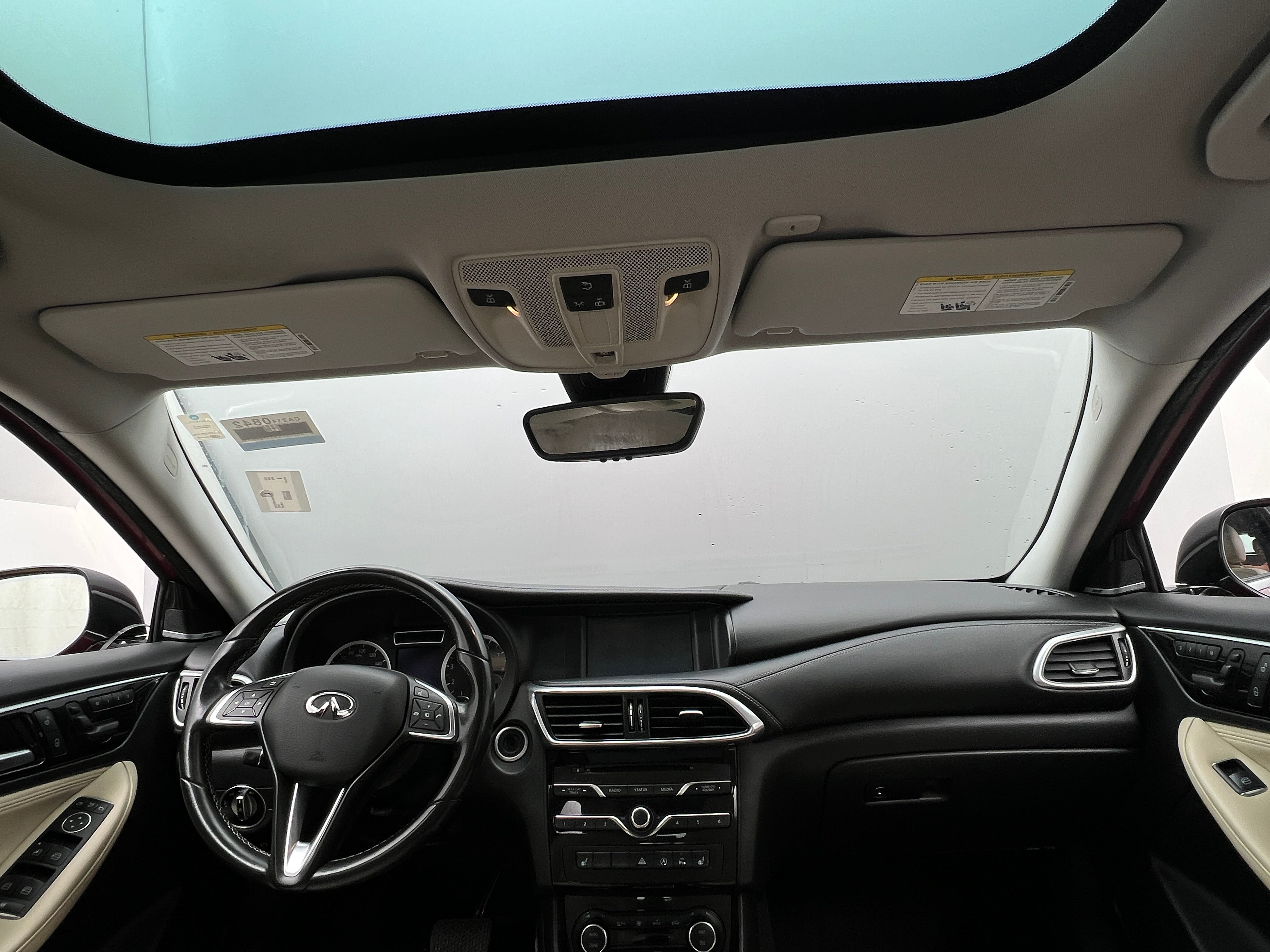 2017 INFINITI QX30 Premium 2