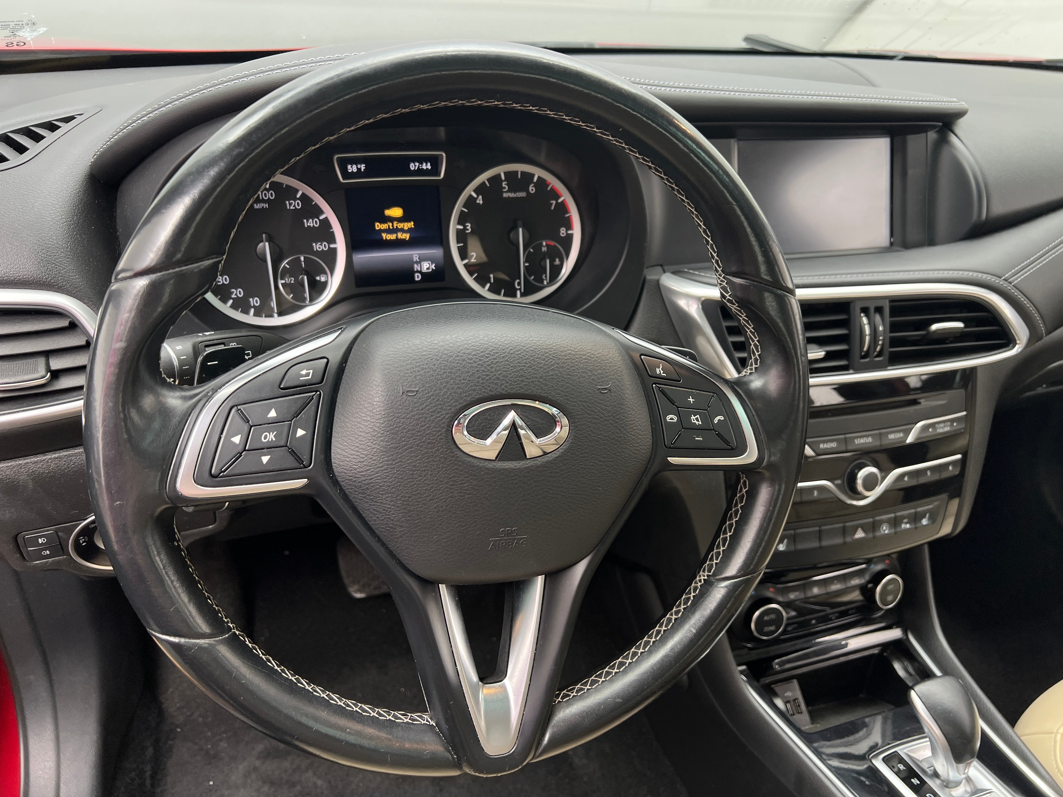 2017 INFINITI QX30 Premium 4