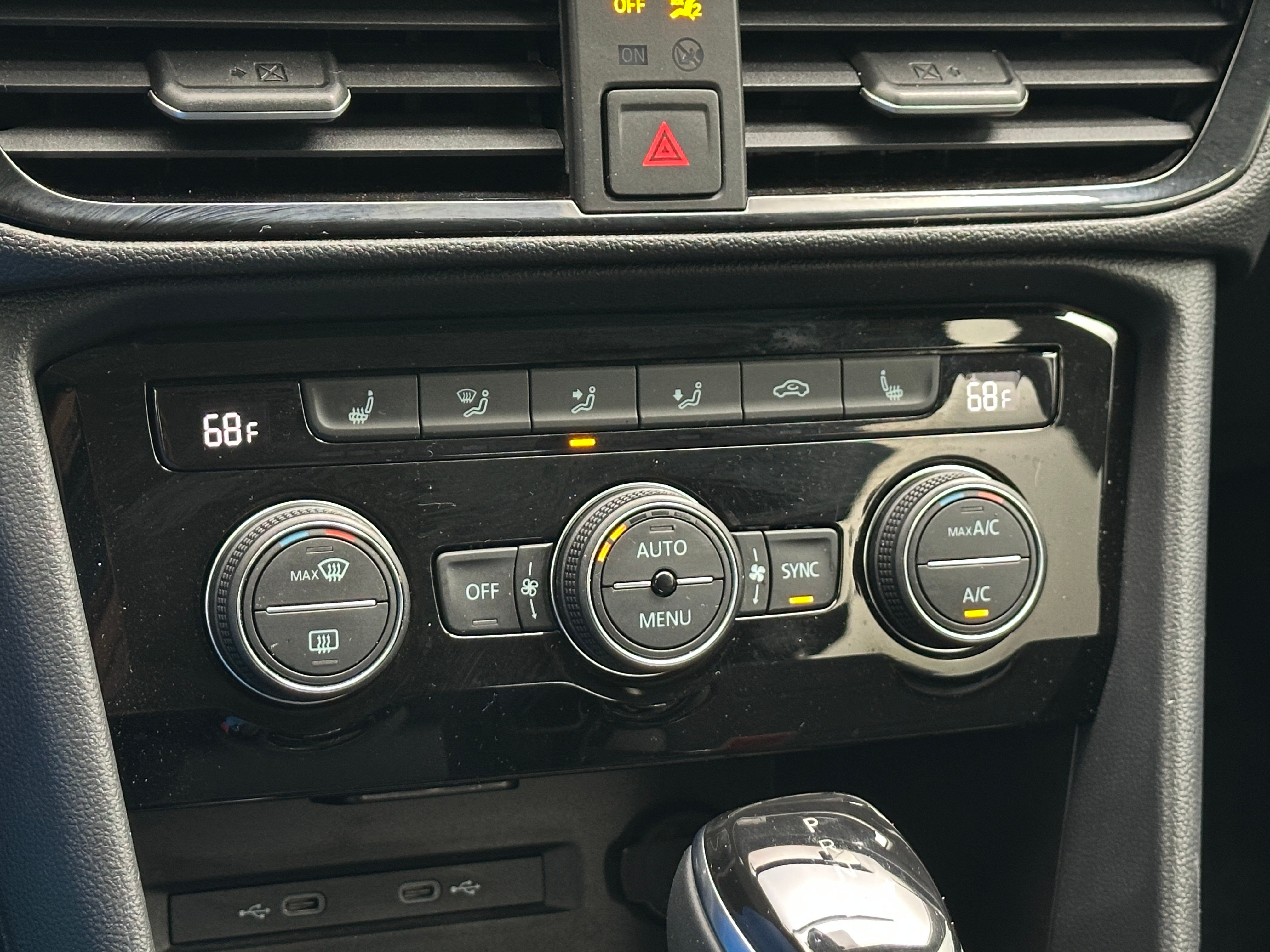 2024 Volkswagen Taos SE 3