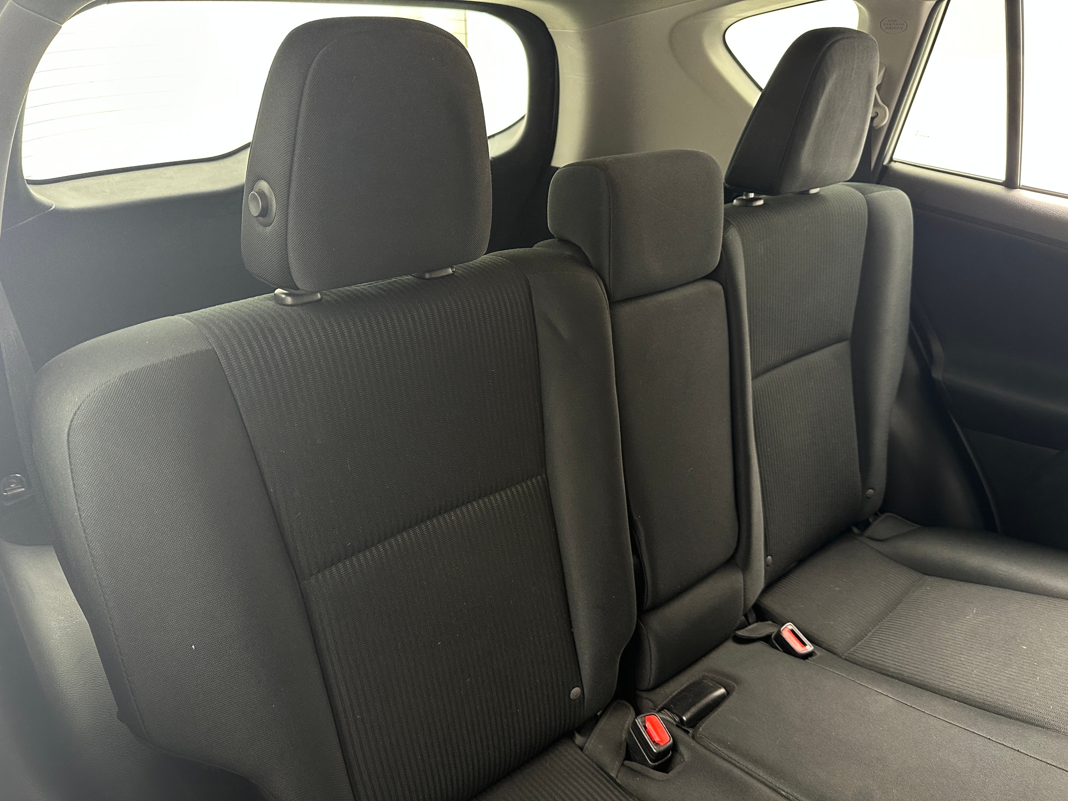 2016 Toyota RAV4 LE 6
