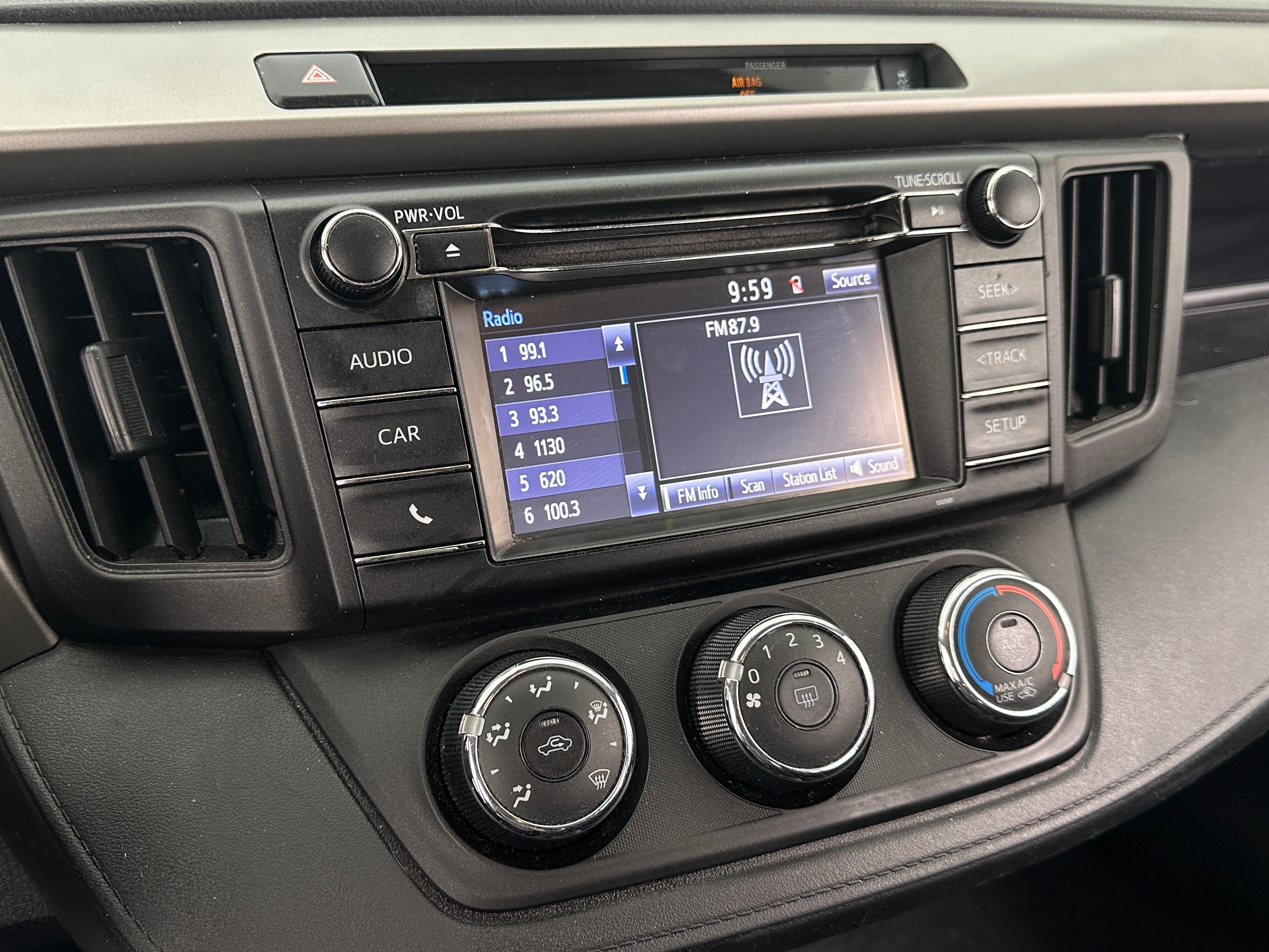 2016 Toyota RAV4 LE 4