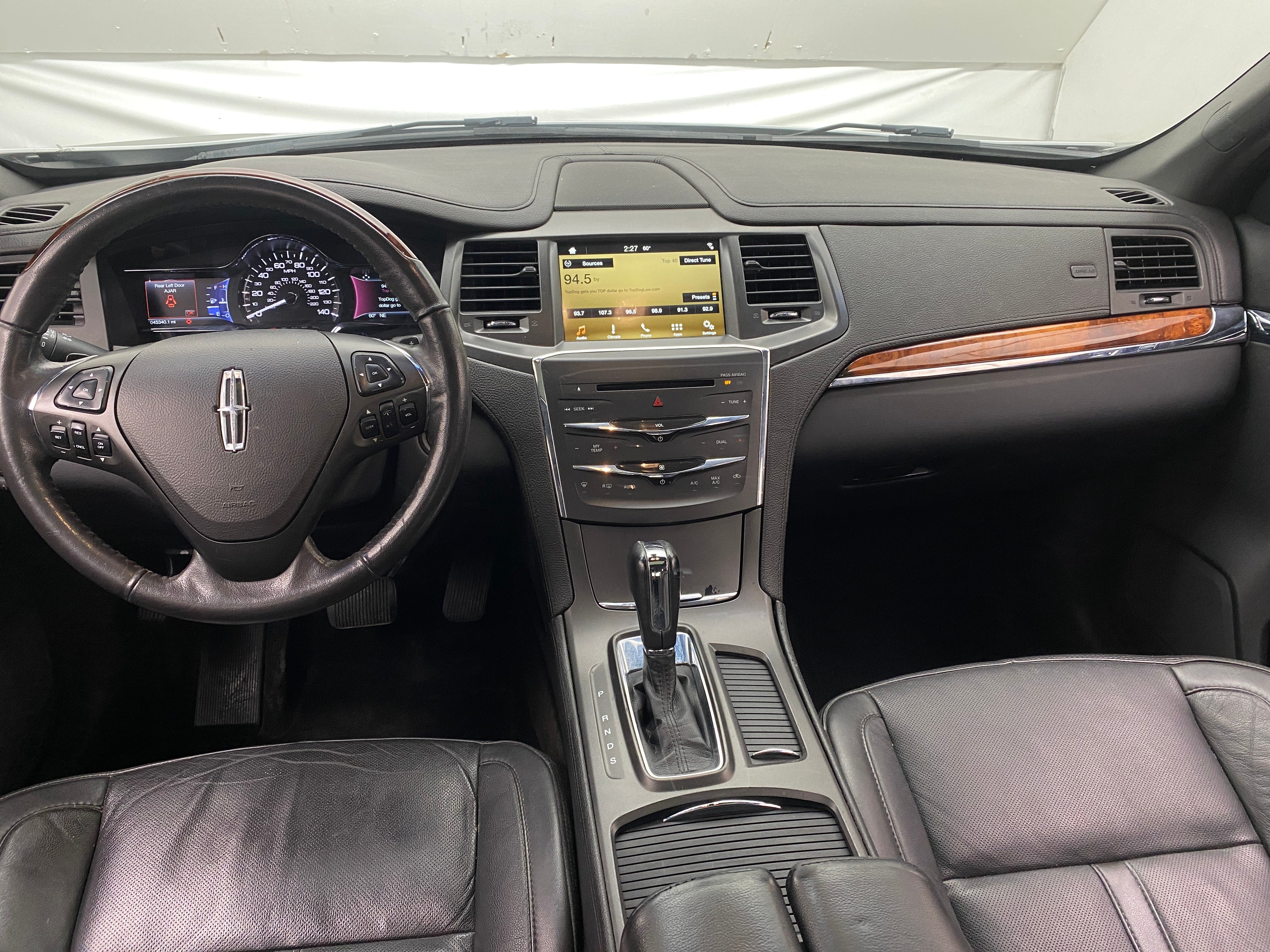 2016 Lincoln MKS  2
